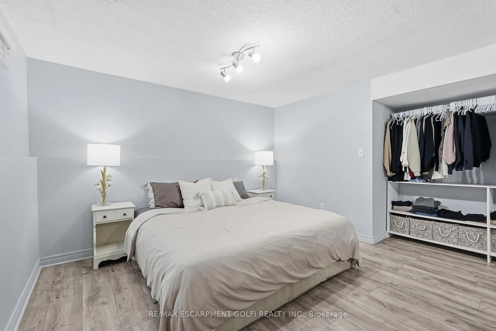 Photo 22 of 39 Kennard Street, Hamilton, Stoney Creek Mountain — HOMEH