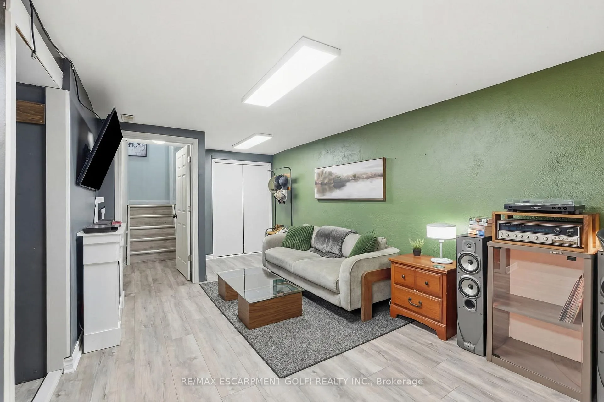 Photo 25 of 39 Kennard Street, Hamilton, Stoney Creek Mountain — HOMEH