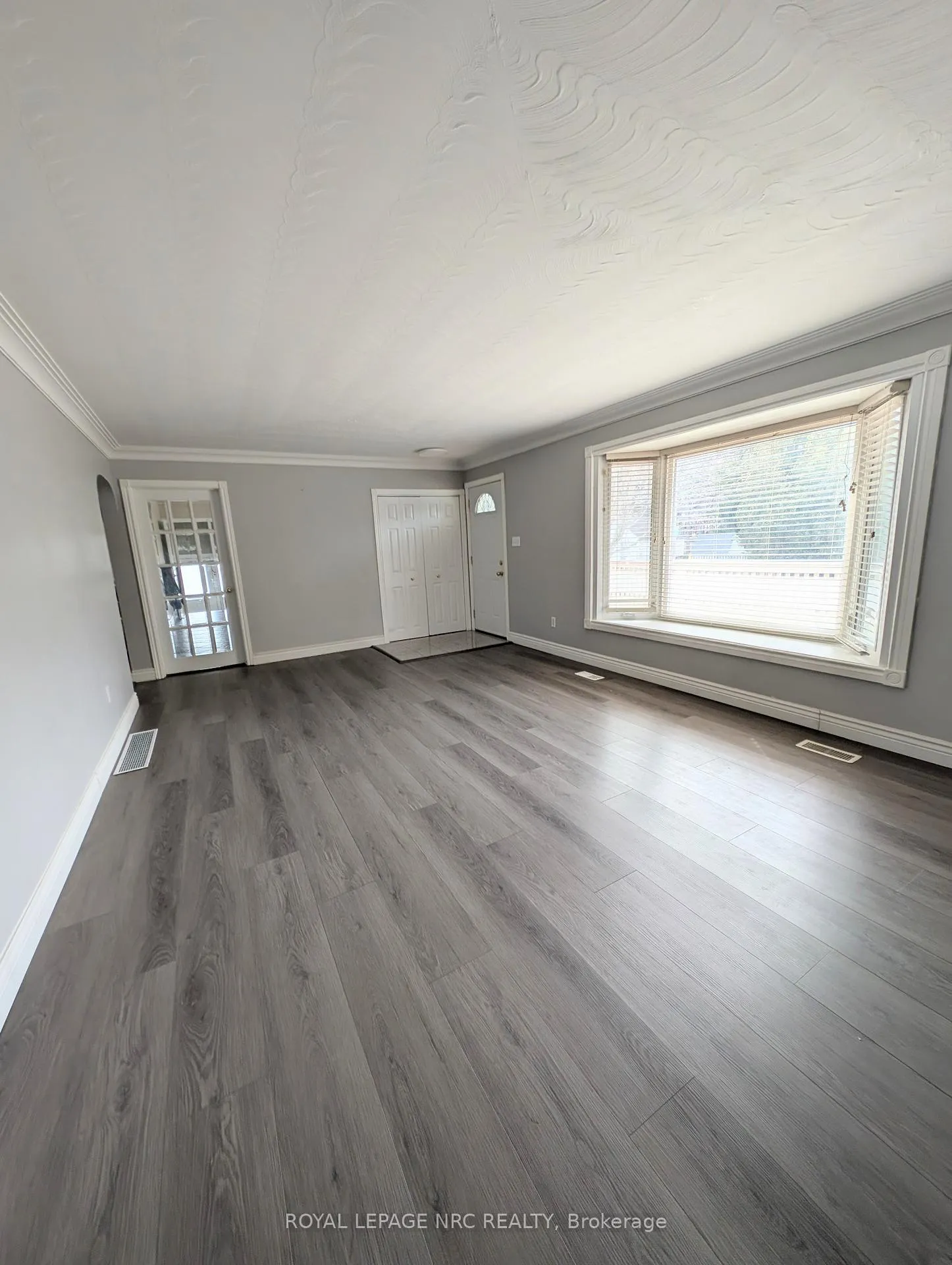 Photo 7 of 3194 Portage Road, Niagara Falls, Church's Lane — HOMEH
