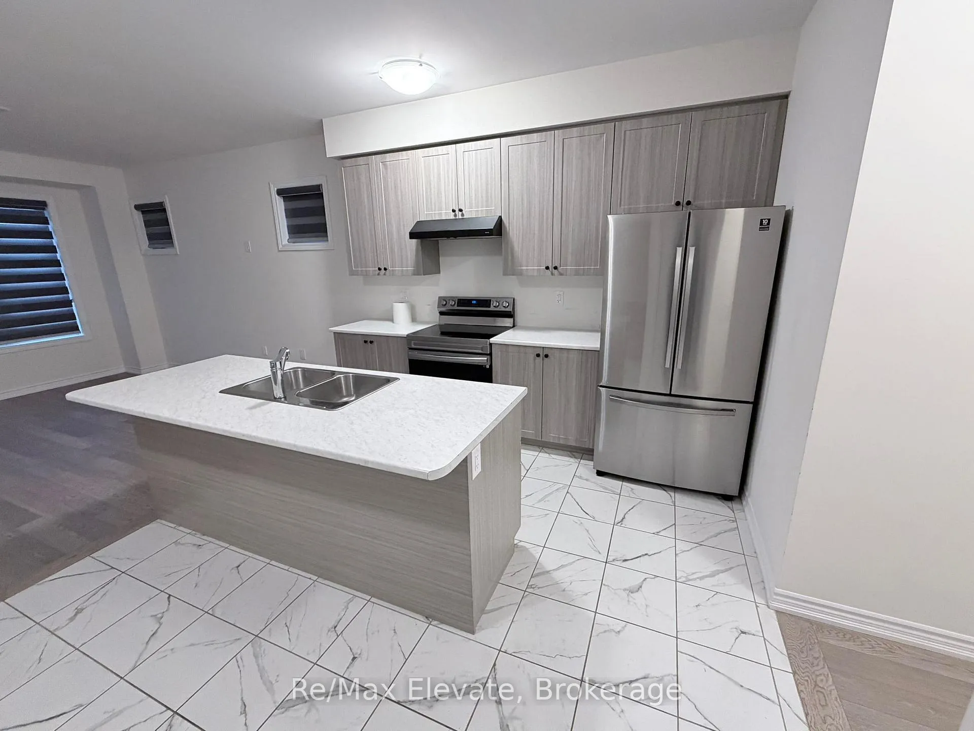 Photo 3 of 51 Lillian Way, Haldimand — HOMEH