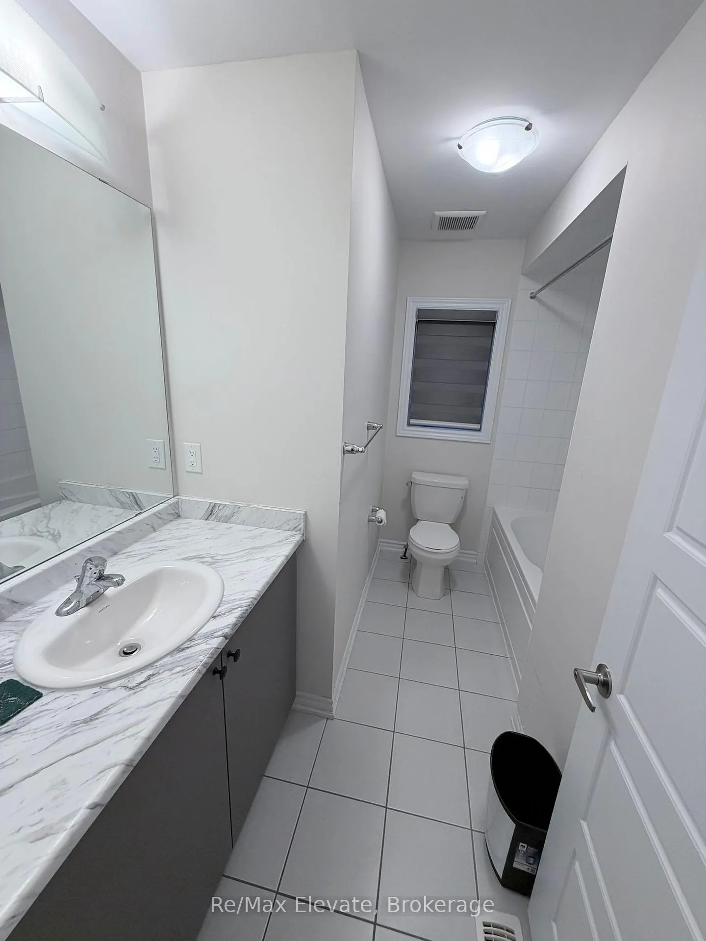 Photo 10 of 51 Lillian Way, Haldimand — HOMEH