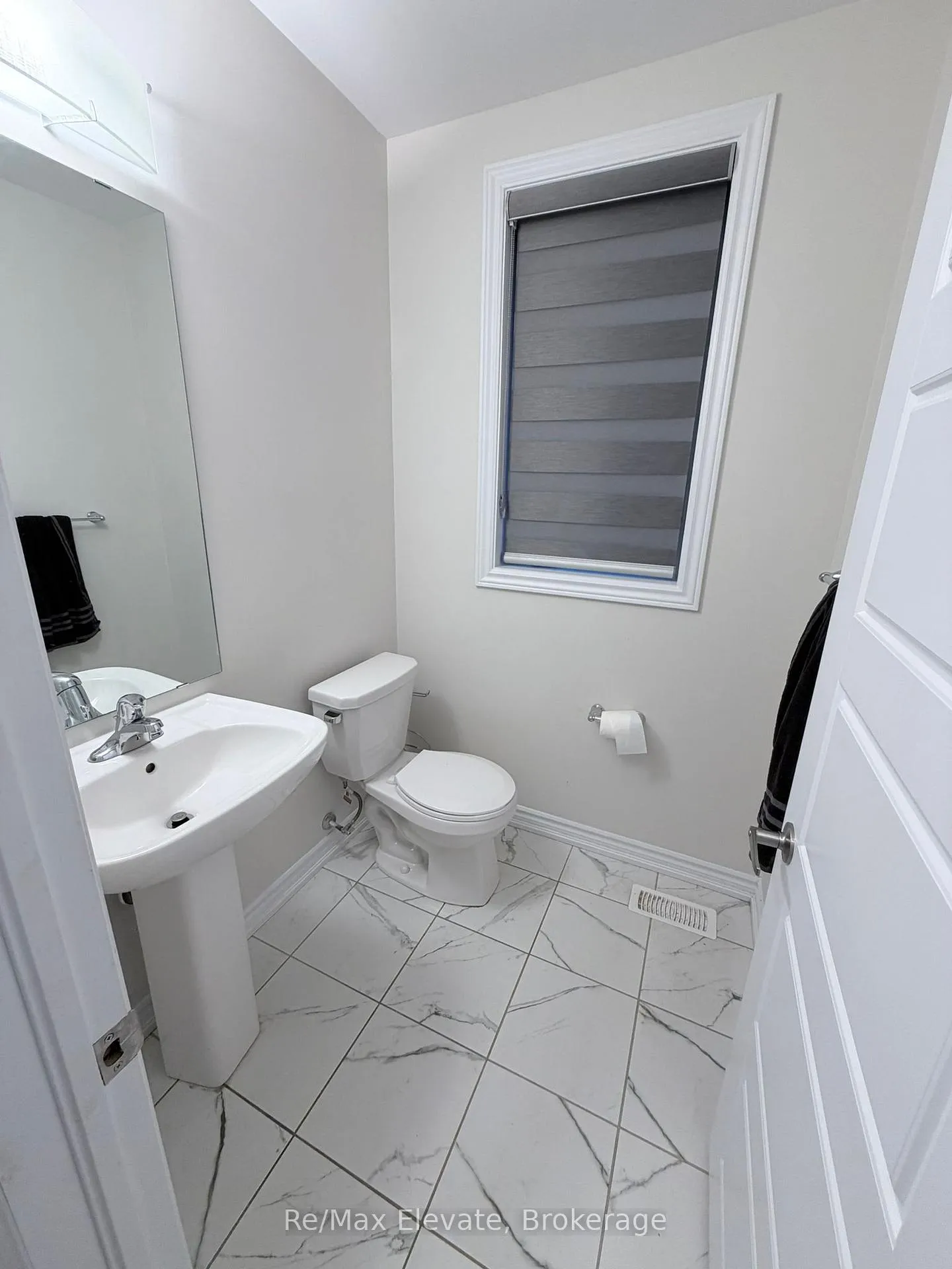 Photo 11 of 51 Lillian Way, Haldimand — HOMEH