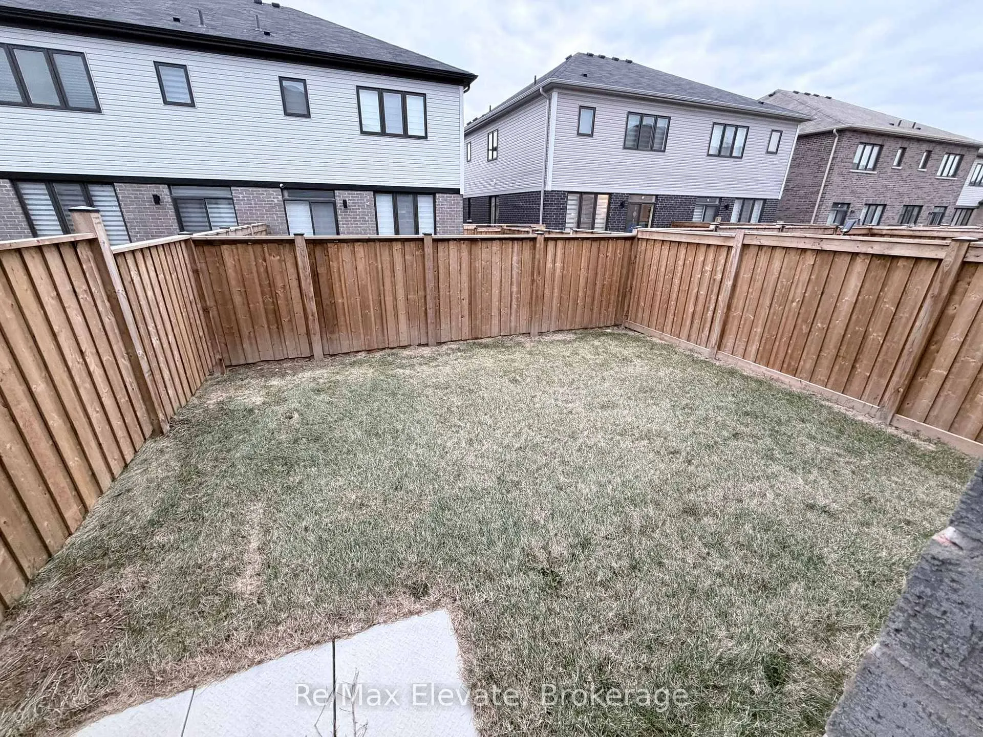 Photo 13 of 51 Lillian Way, Haldimand — HOMEH