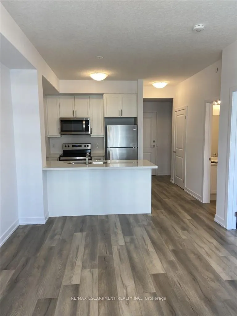 Front of Unit 424, 5055 Greenlane Road