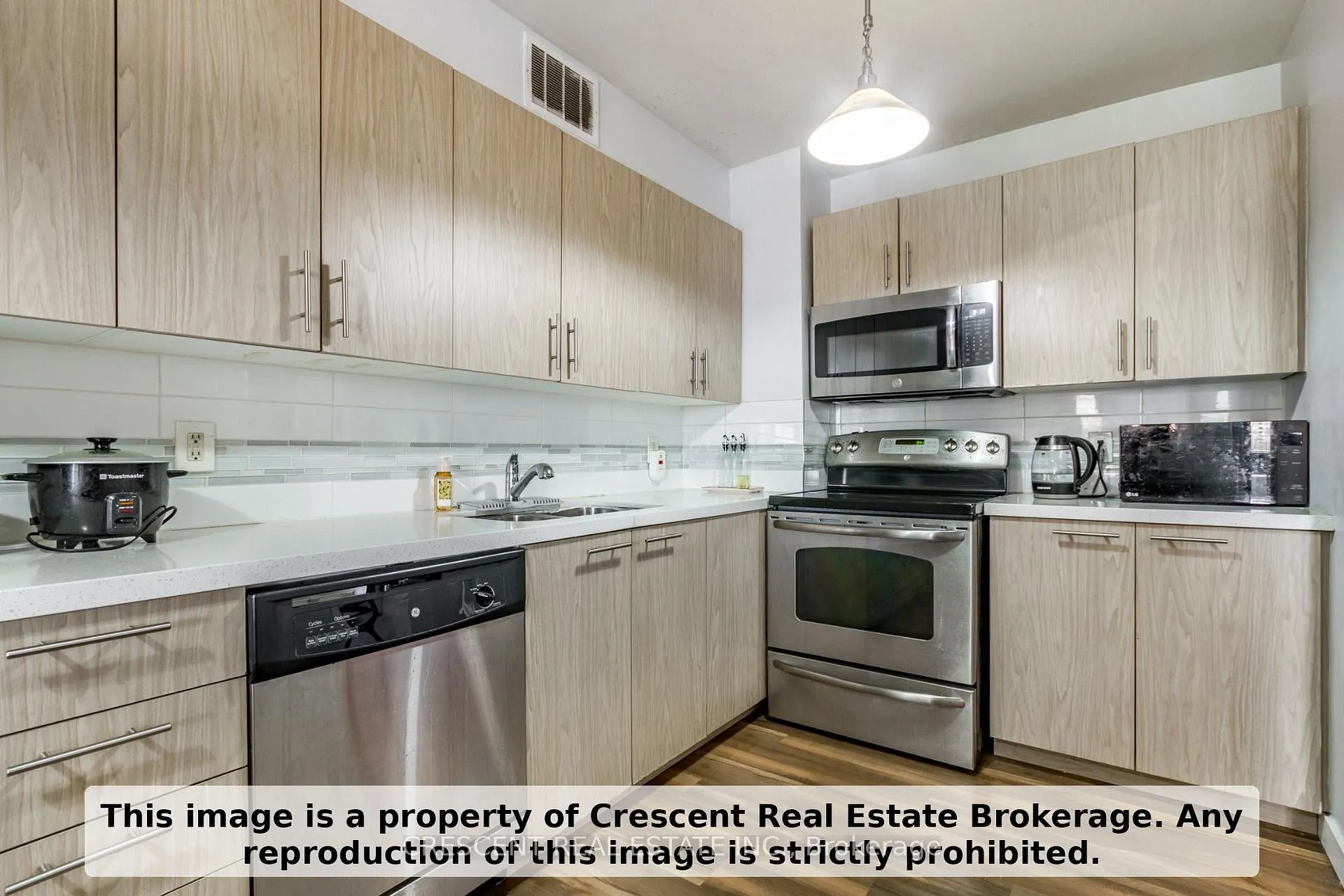 Photo 13 of Unit 710, 9 Four Winds Drive SW, North York, York University Heights — HOMEH