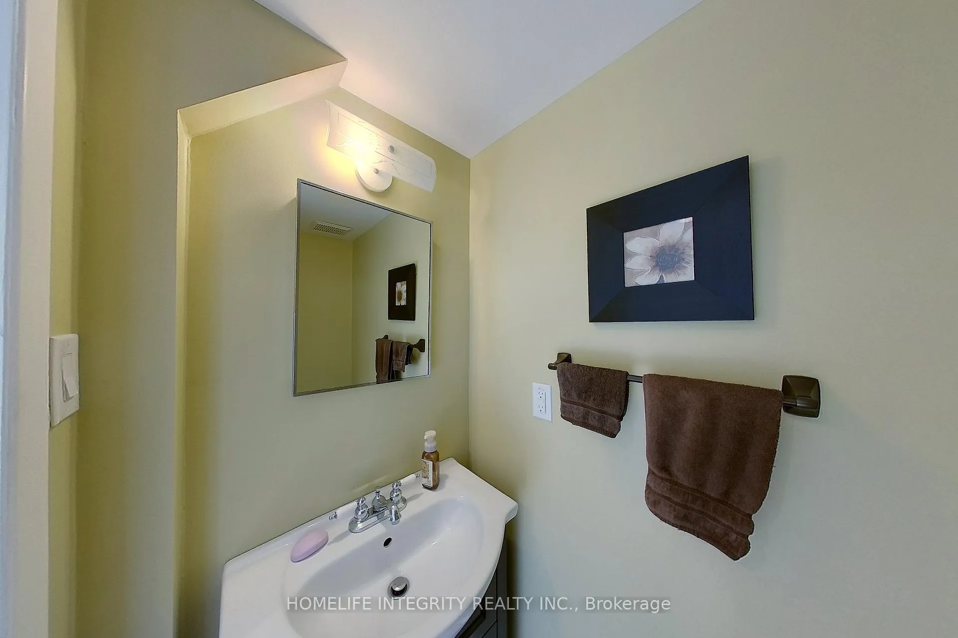 Photo 4 of Unit 2, 246 Unit 2 Tupper Boulevard, New Tecumseth, Alliston — HOMEH