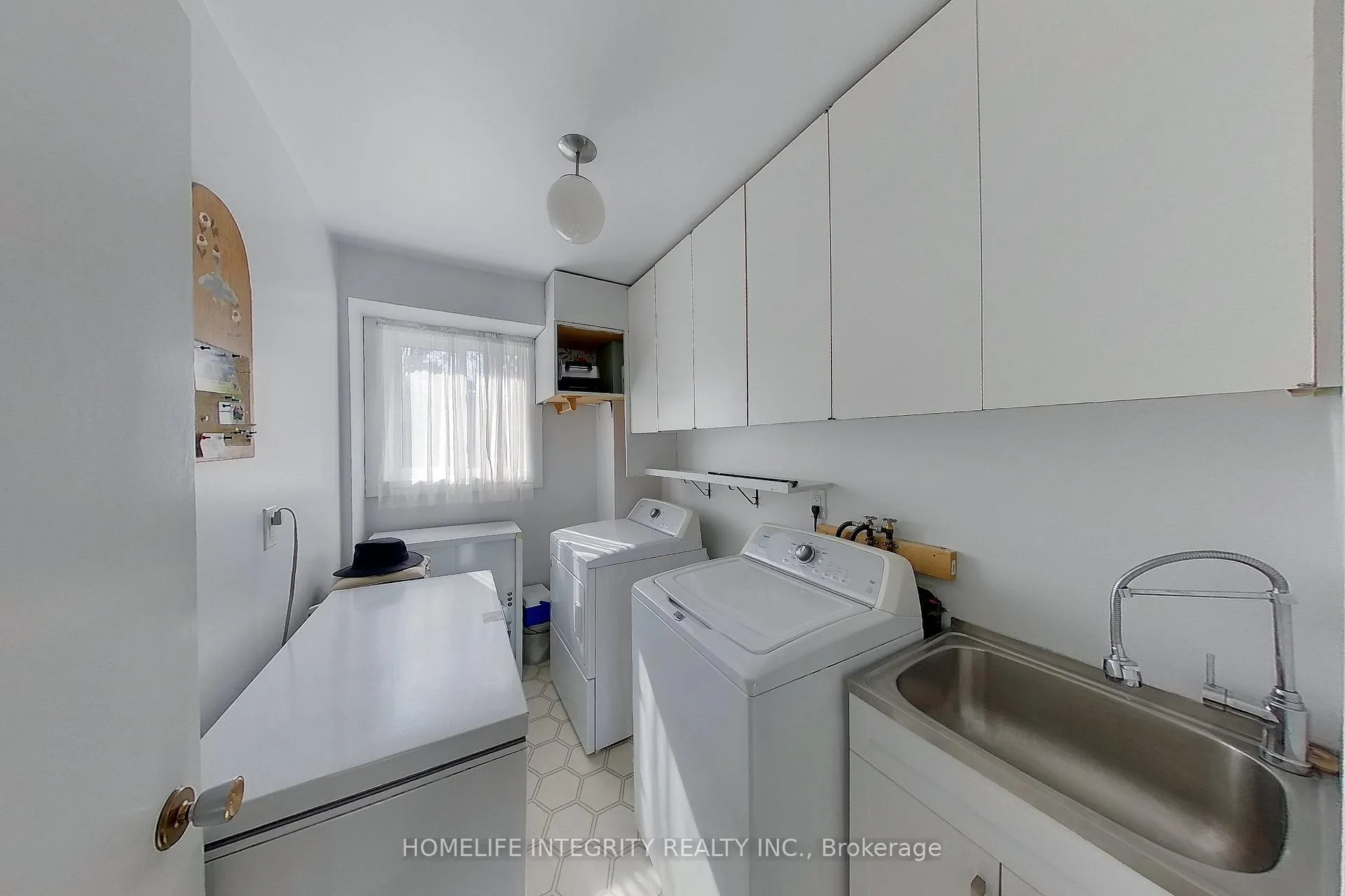 Photo 11 of Unit 2, 246 Unit 2 Tupper Boulevard, New Tecumseth, Alliston — HOMEH