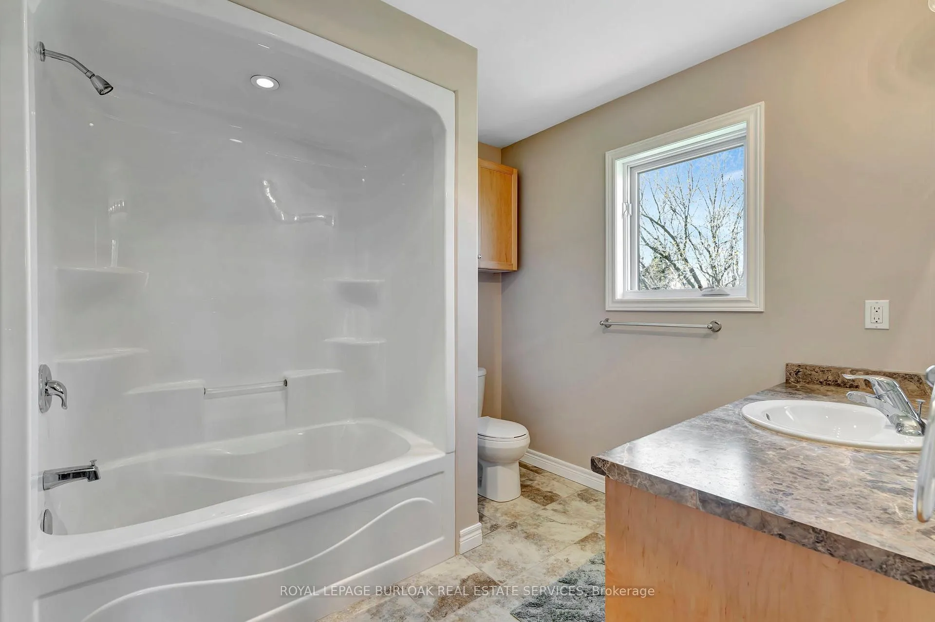 Photo 28 of 70 Governors Road E, Brant, Paris — HOMEH