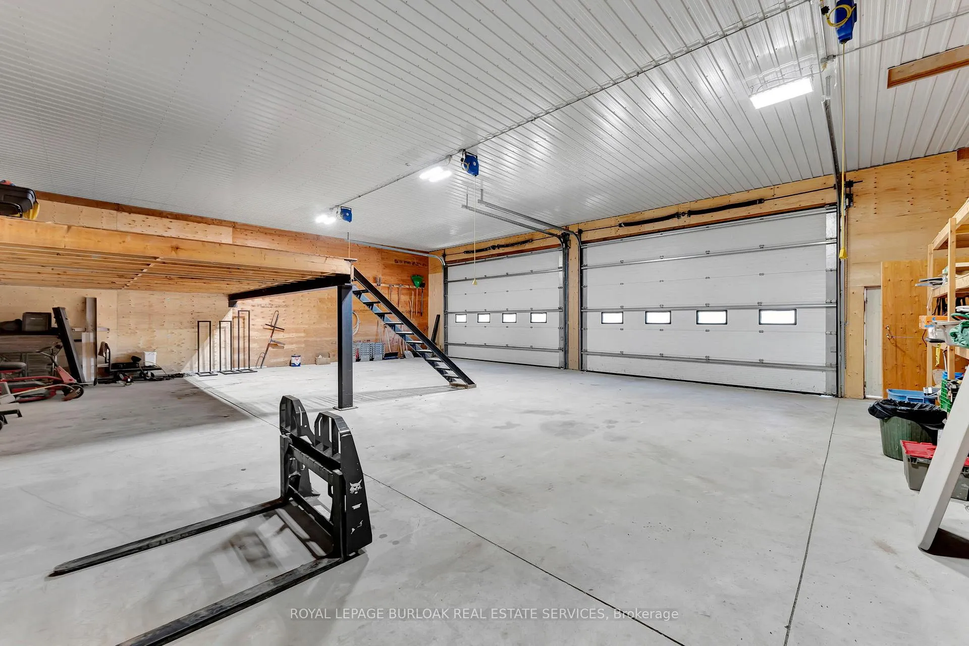Photo 33 of 70 Governors Road E, Brant, Paris — HOMEH
