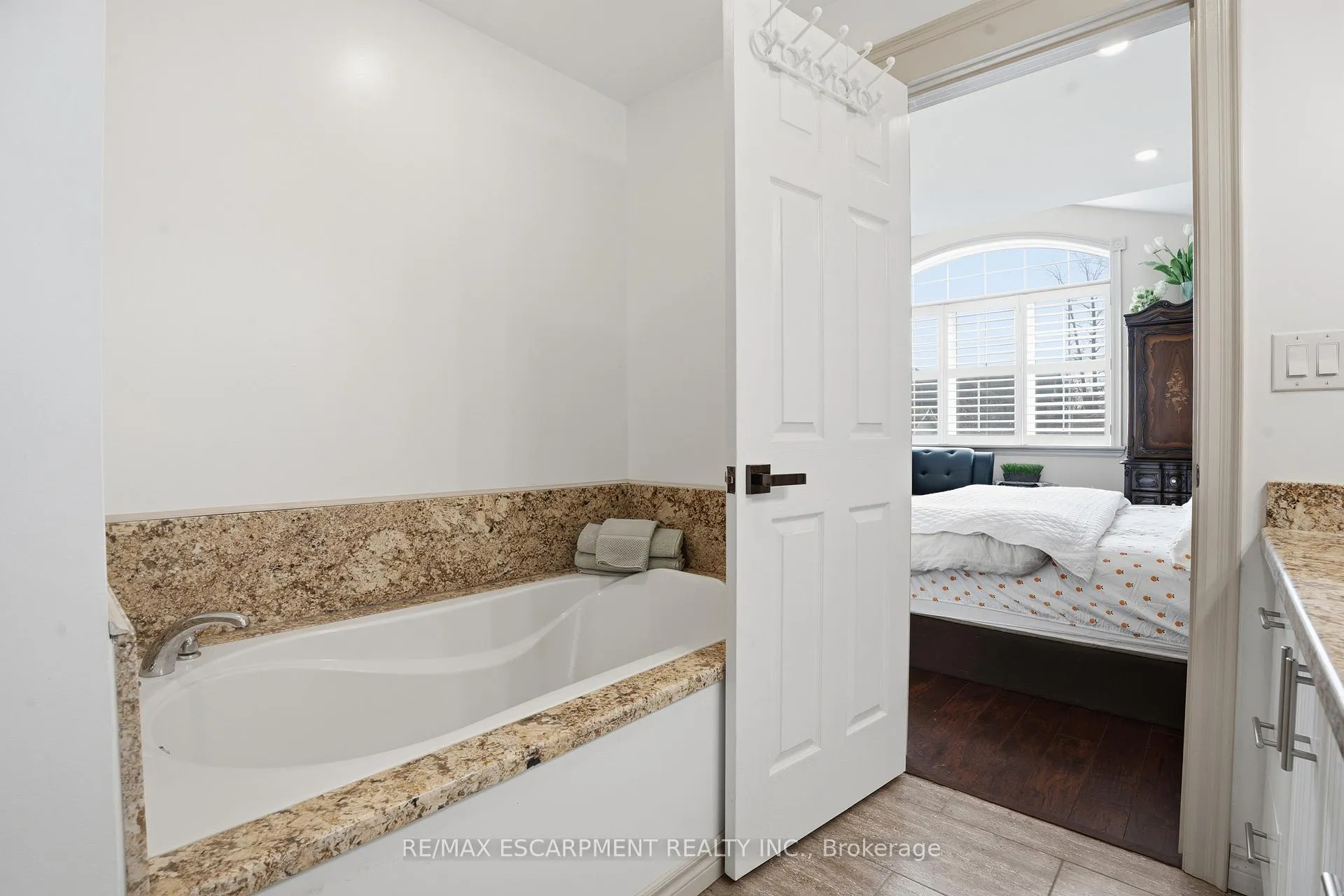 Photo 23 of 5 Arden Avenue, Hamilton, Hamilton Beach — HOMEH