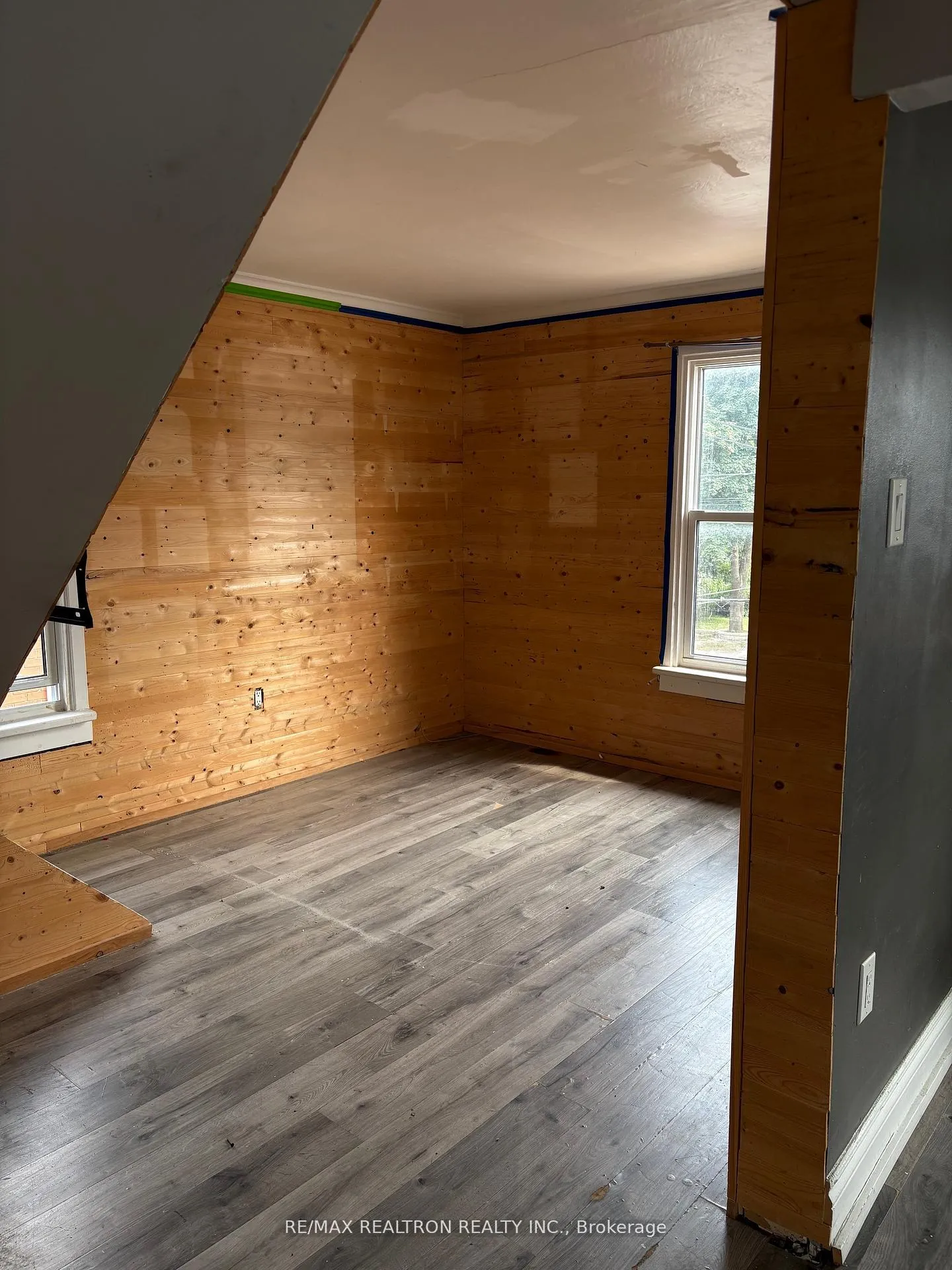 Photo 4 of 4927 Morrison Street, Niagara Falls, Cherrywood — HOMEH
