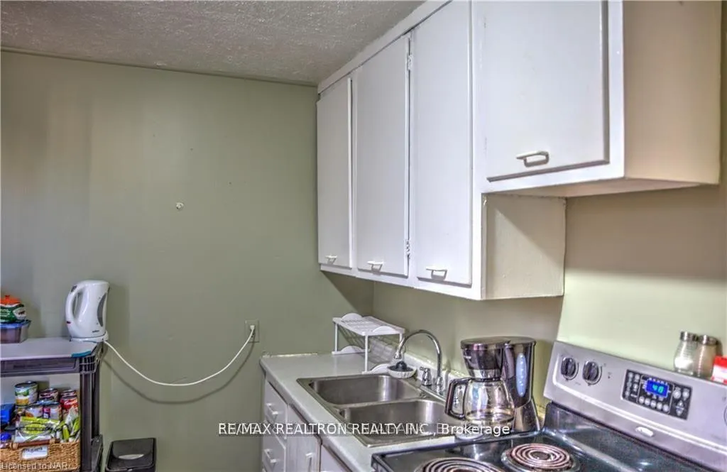 Photo 8 of 4927 Morrison Street, Niagara Falls, Cherrywood — HOMEH