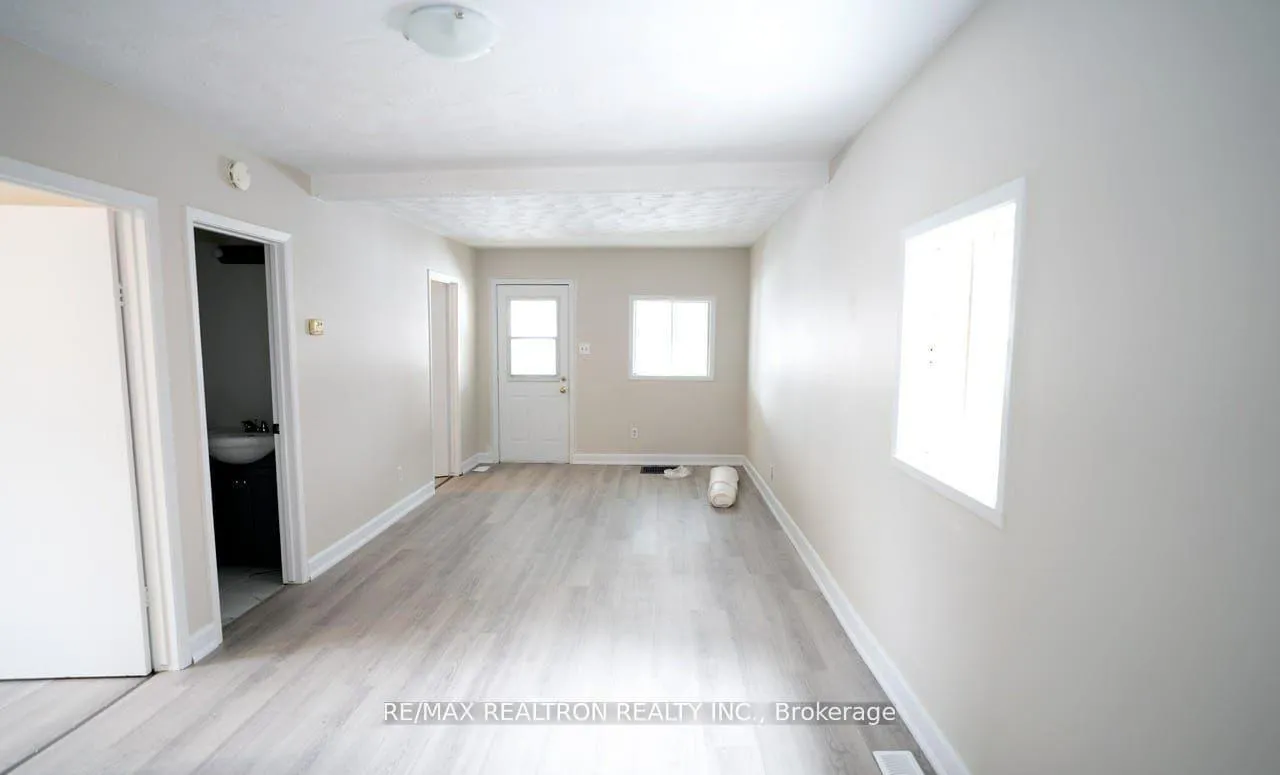 Photo 2 of 6247 Taylor Street, Niagara Falls, Dorchester — HOMEH