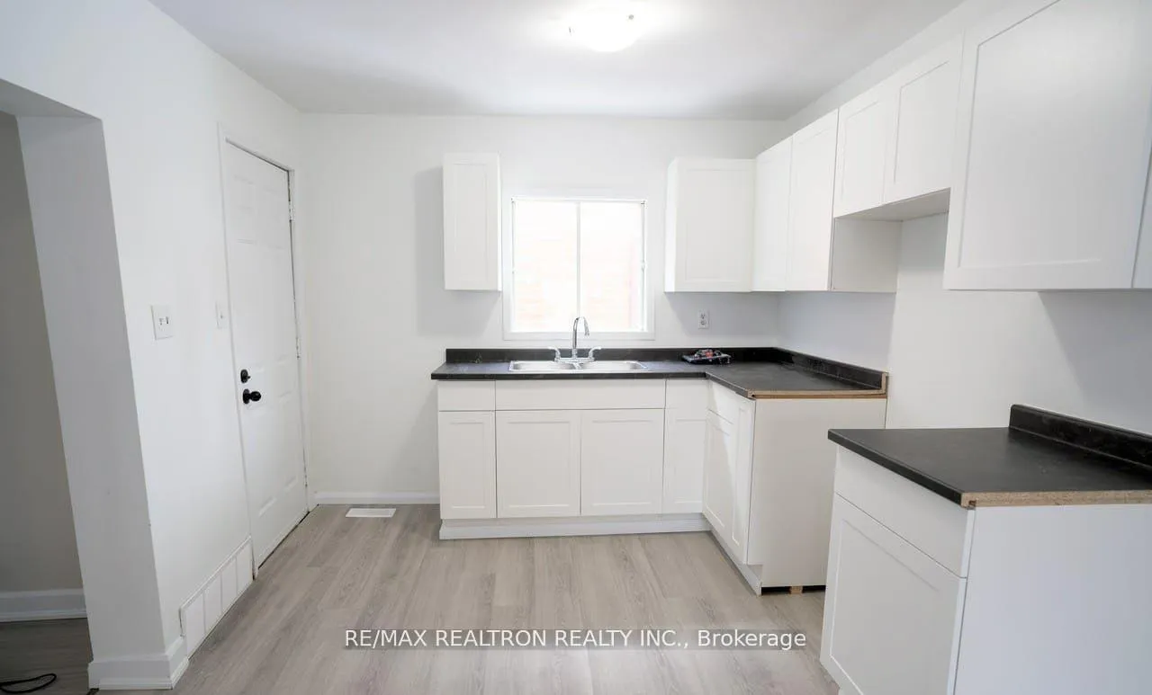 Photo 3 of 6247 Taylor Street, Niagara Falls, Dorchester — HOMEH