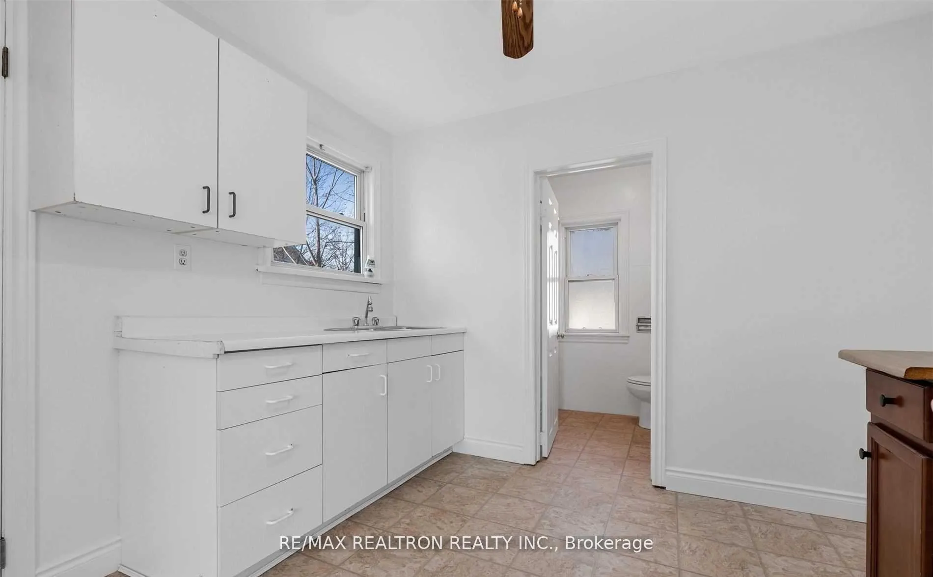 Photo 6 of 6247 Taylor Street, Niagara Falls, Dorchester — HOMEH