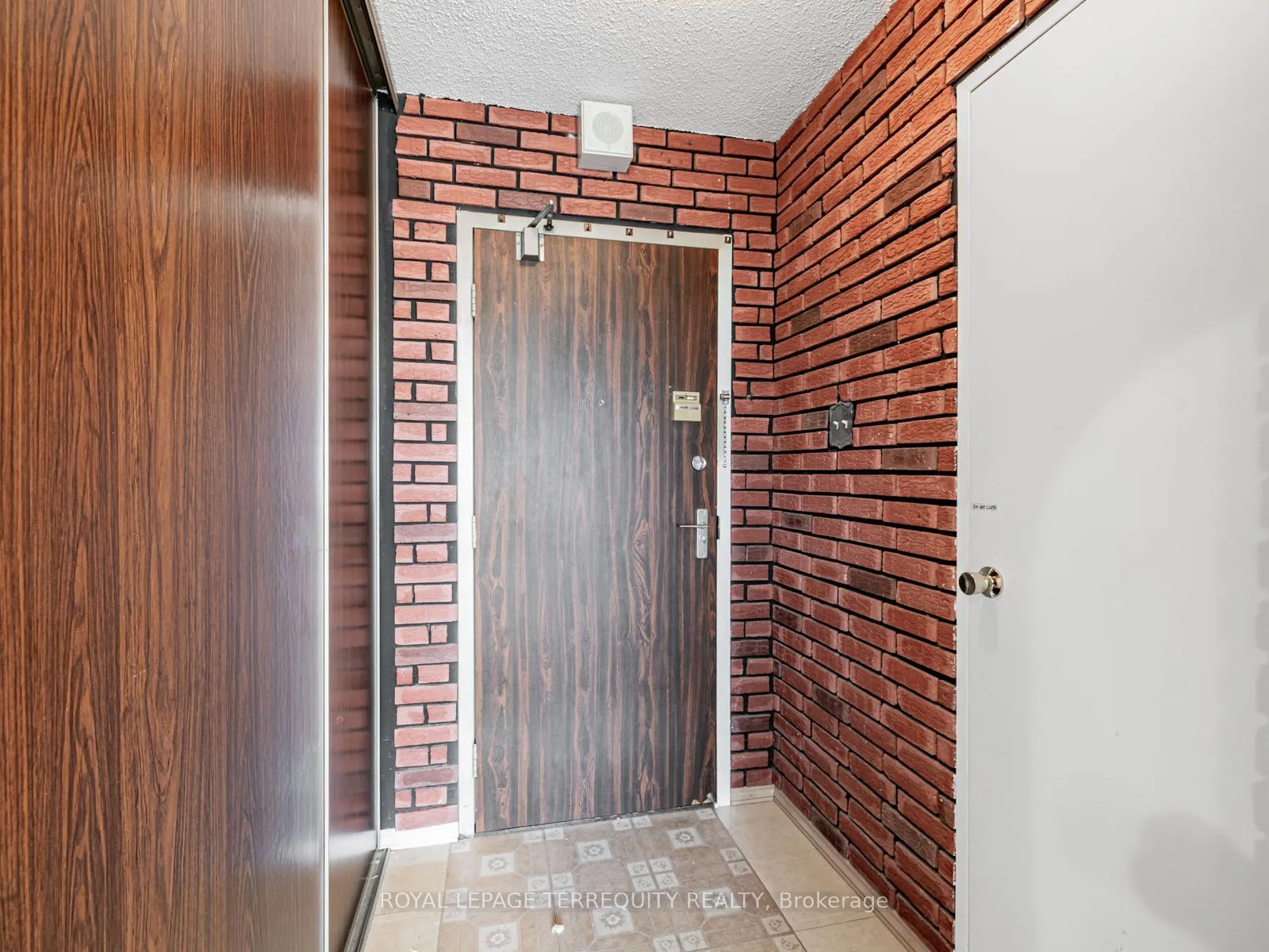 Front of Unit 1711, 44 Falby Court