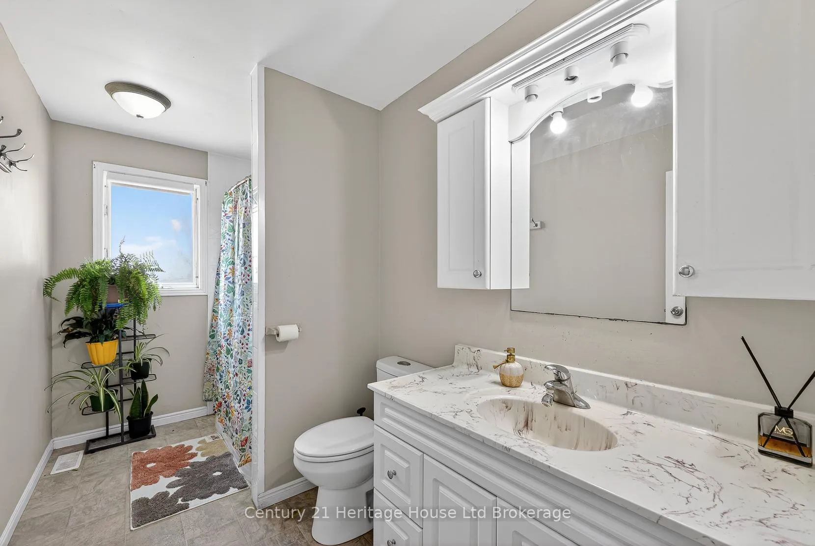 Photo 13 of 42 Eleanor Street, West Perth, Mitchell — HOMEH
