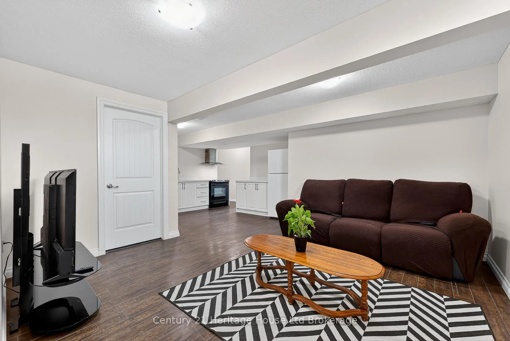 Photo 15 of 42 Eleanor Street, West Perth, Mitchell — HOMEH