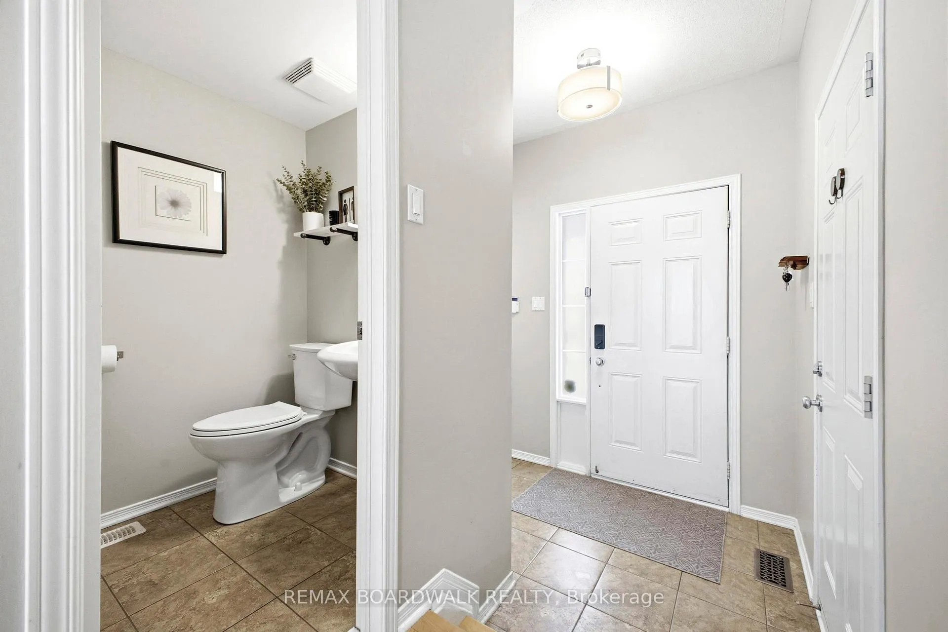 Photo 3 of 110 Prem Circle, Ottawa, Barrhaven - Cedargrove/Fraserdale — HOMEH