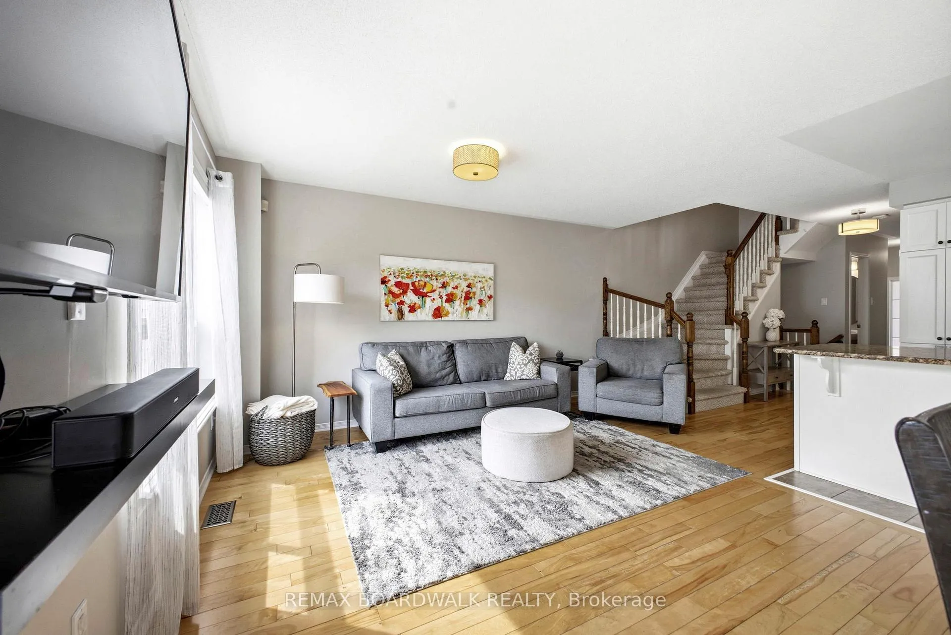 Photo 8 of 110 Prem Circle, Ottawa, Barrhaven - Cedargrove/Fraserdale — HOMEH