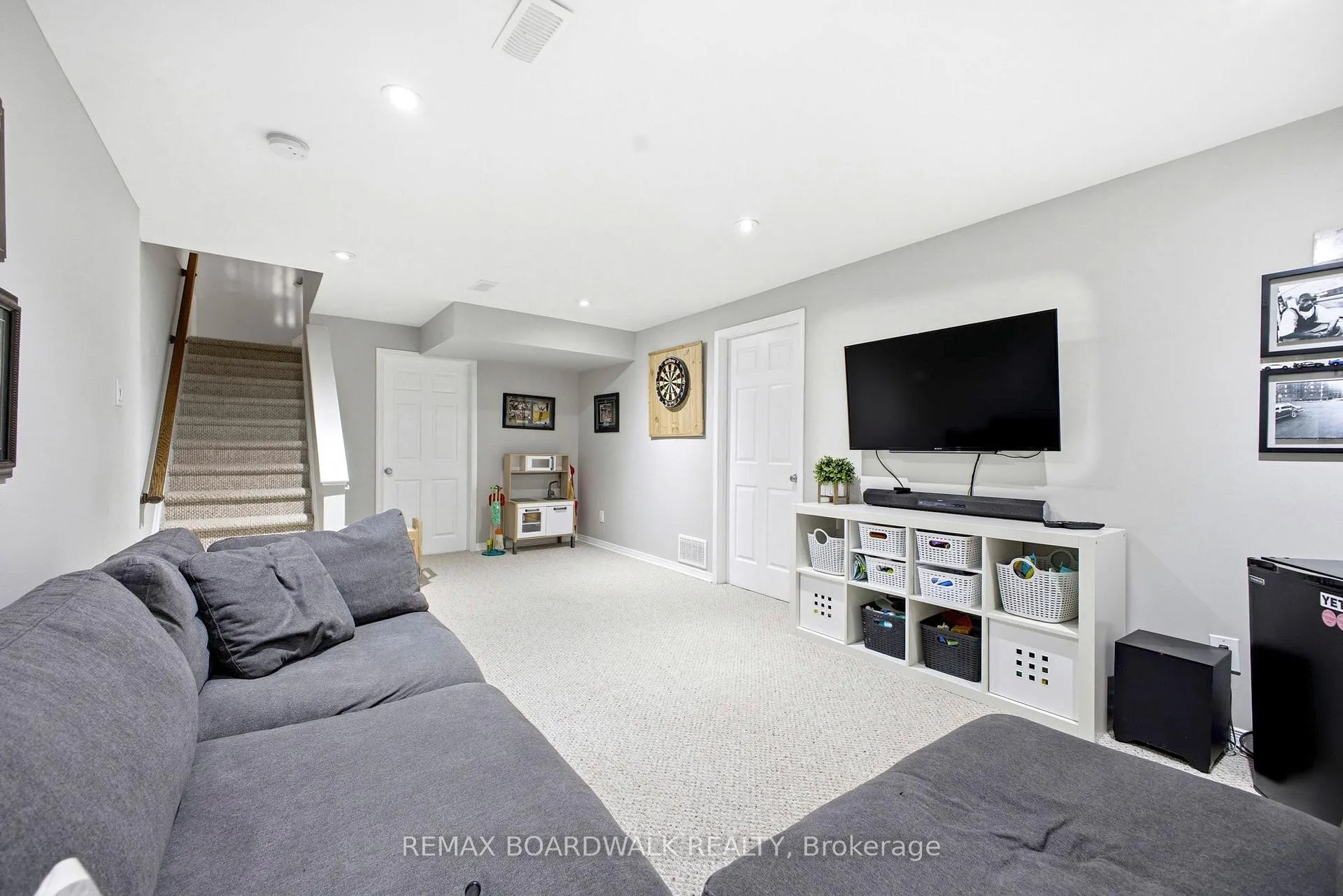 Photo 21 of 110 Prem Circle, Ottawa, Barrhaven - Cedargrove/Fraserdale — HOMEH