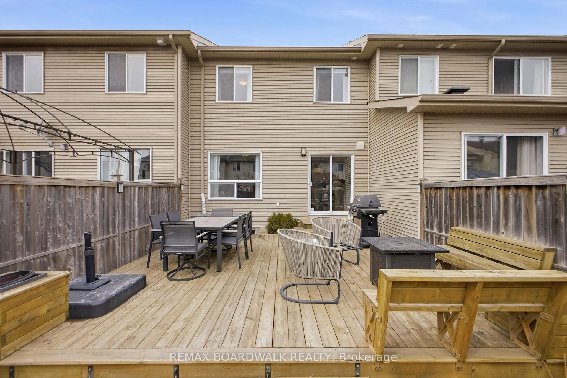 Photo 23 of 110 Prem Circle, Ottawa, Barrhaven - Cedargrove/Fraserdale — HOMEH