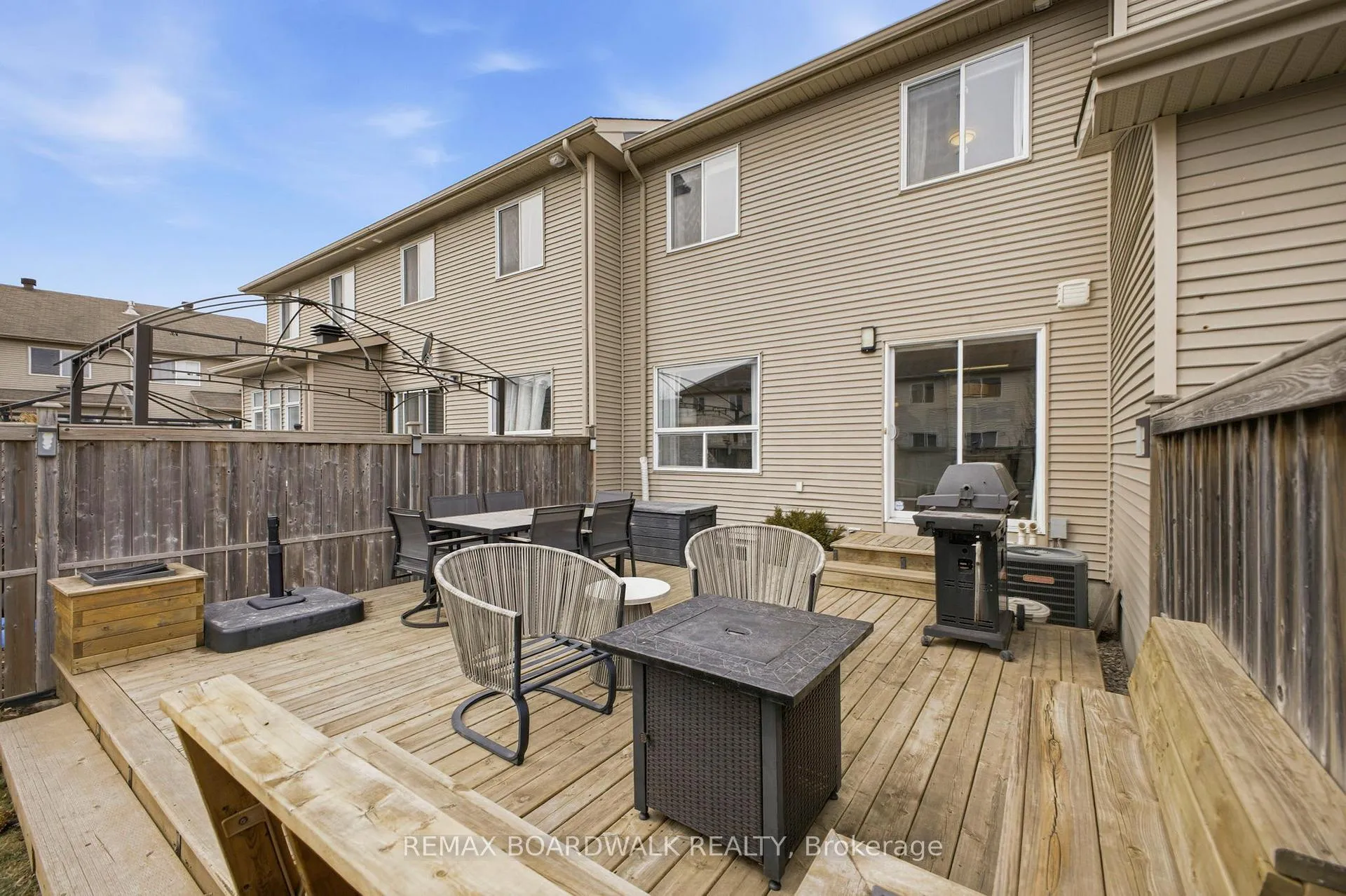 Photo 24 of 110 Prem Circle, Ottawa, Barrhaven - Cedargrove/Fraserdale — HOMEH