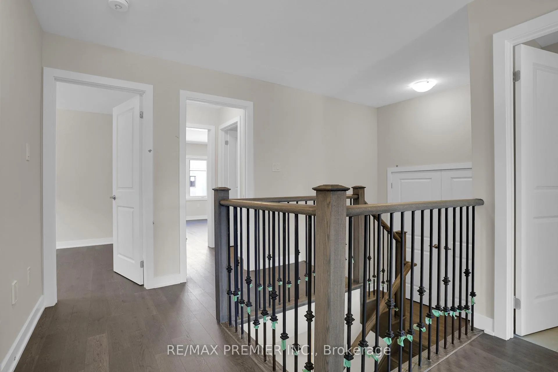Photo 20 of 28 Downriver Drive, Welland, Dain City — HOMEH