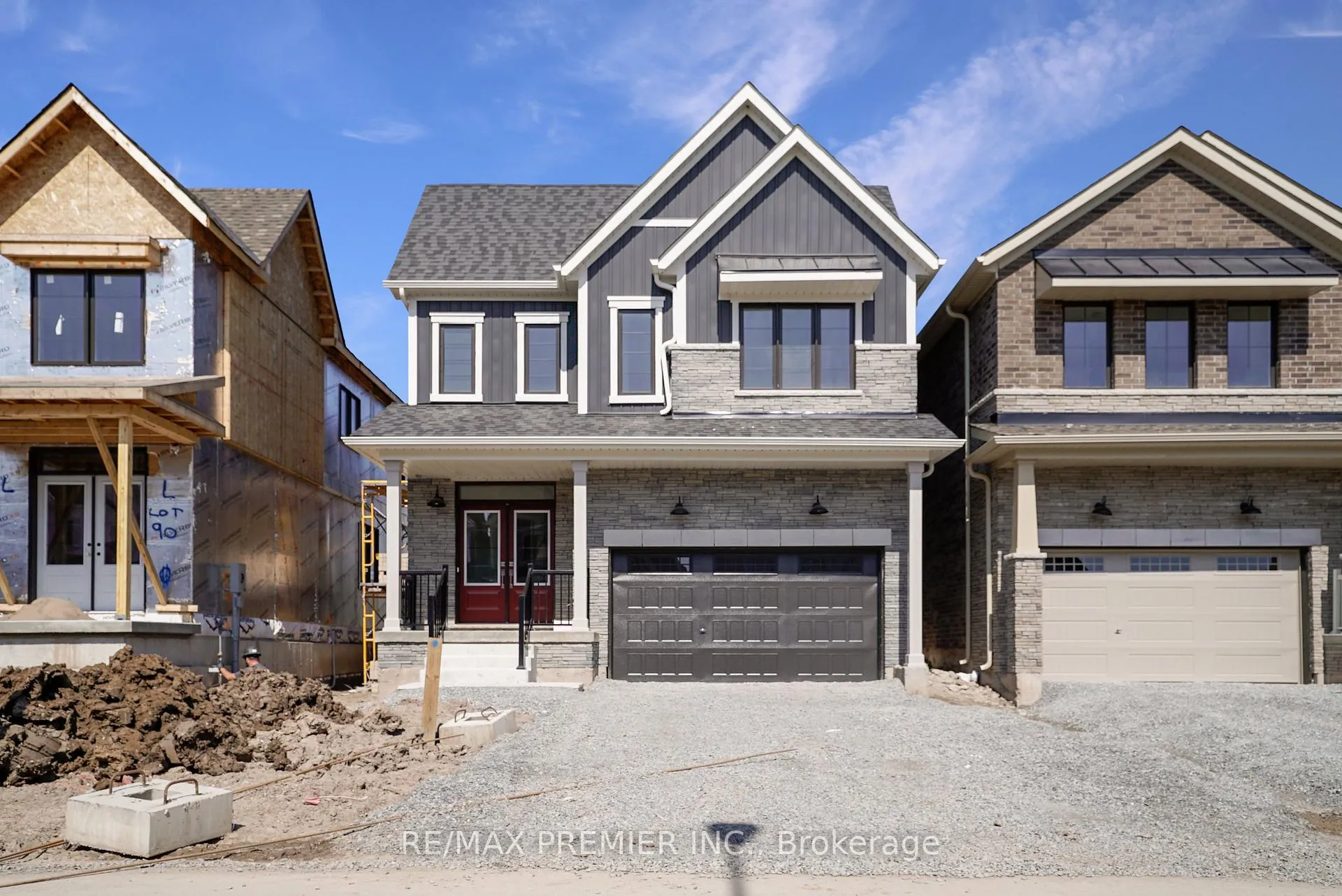 Photo 22 of 28 Downriver Drive, Welland, Dain City — HOMEH