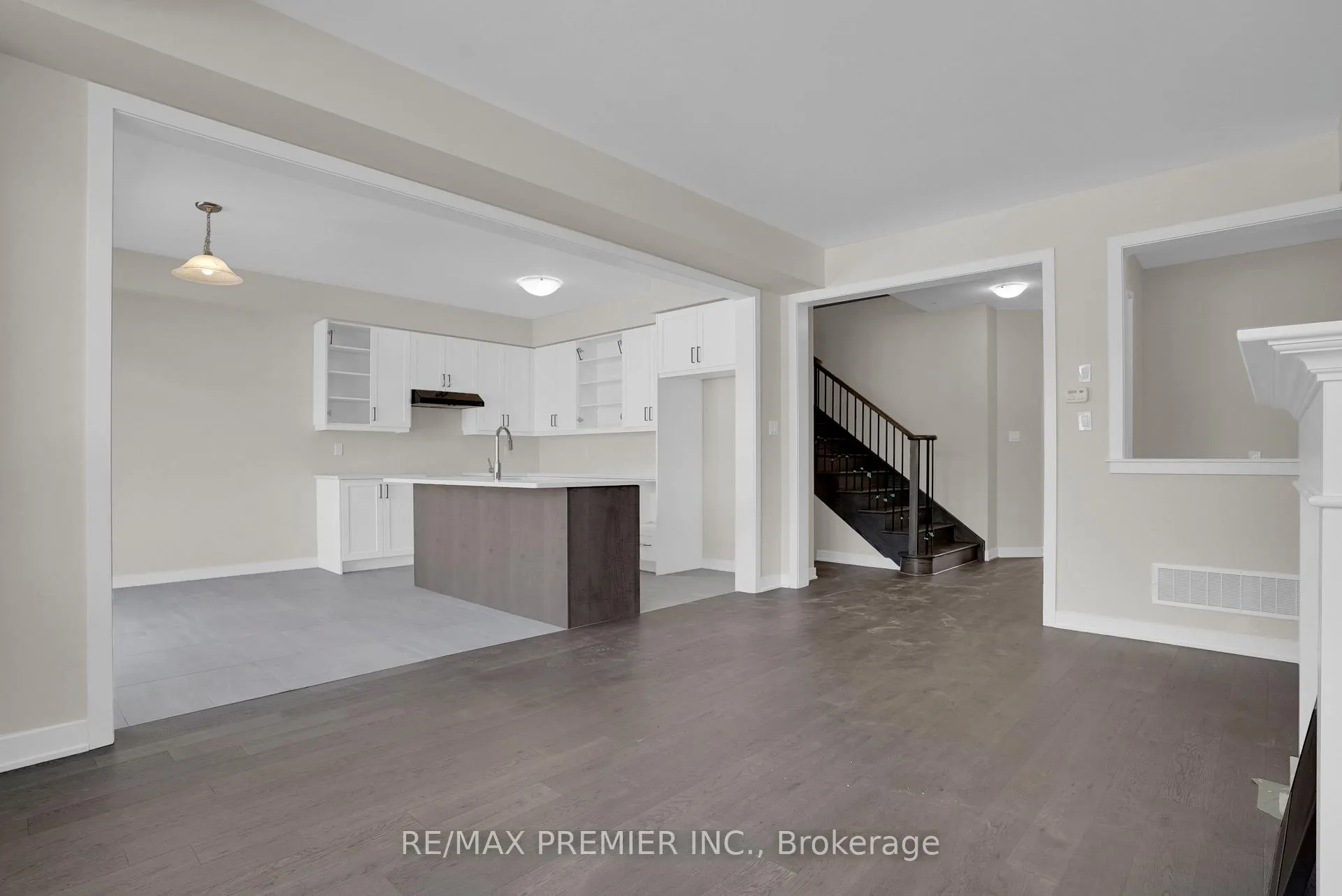 Photo 29 of 28 Downriver Drive, Welland, Dain City — HOMEH