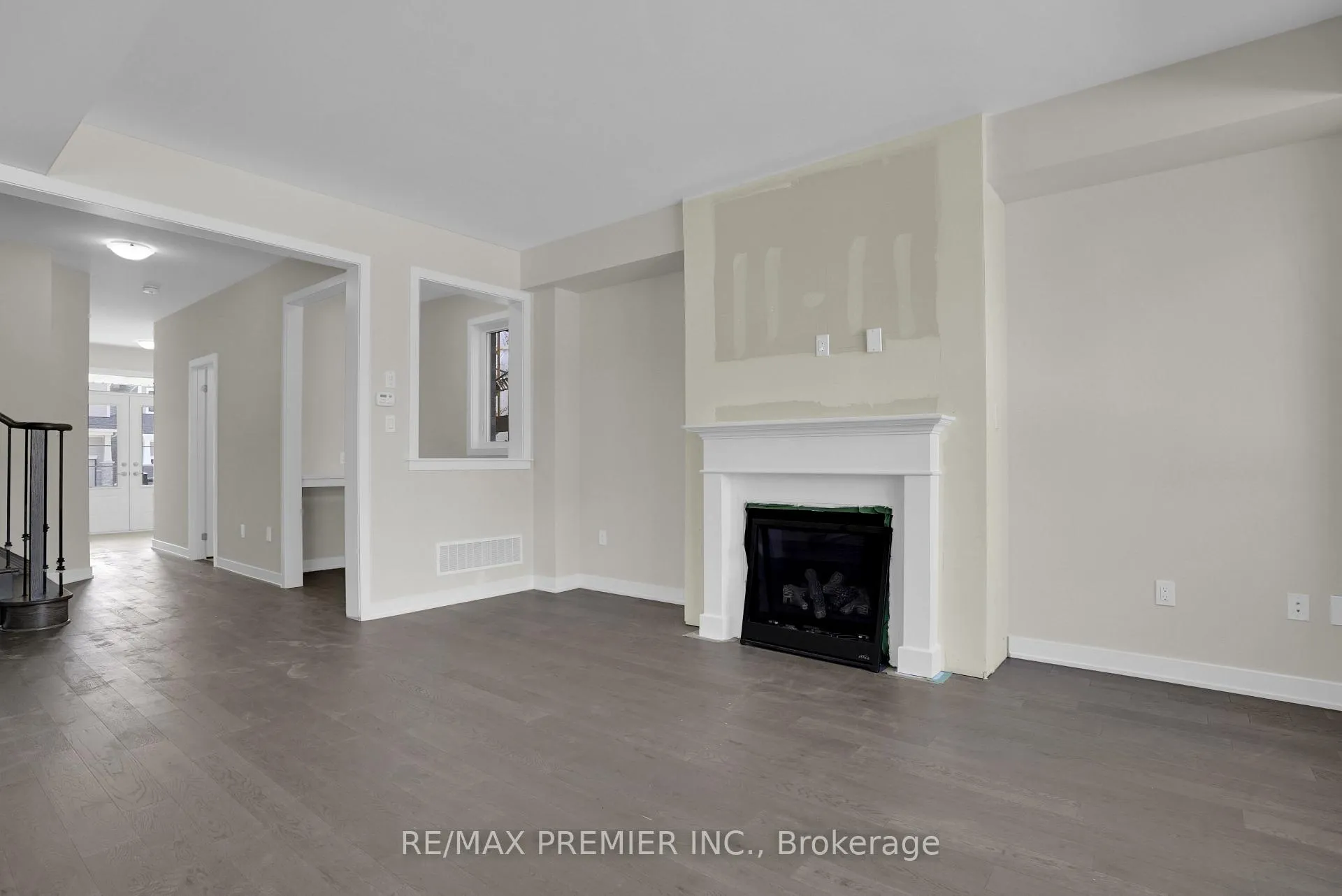 Photo 30 of 28 Downriver Drive, Welland, Dain City — HOMEH