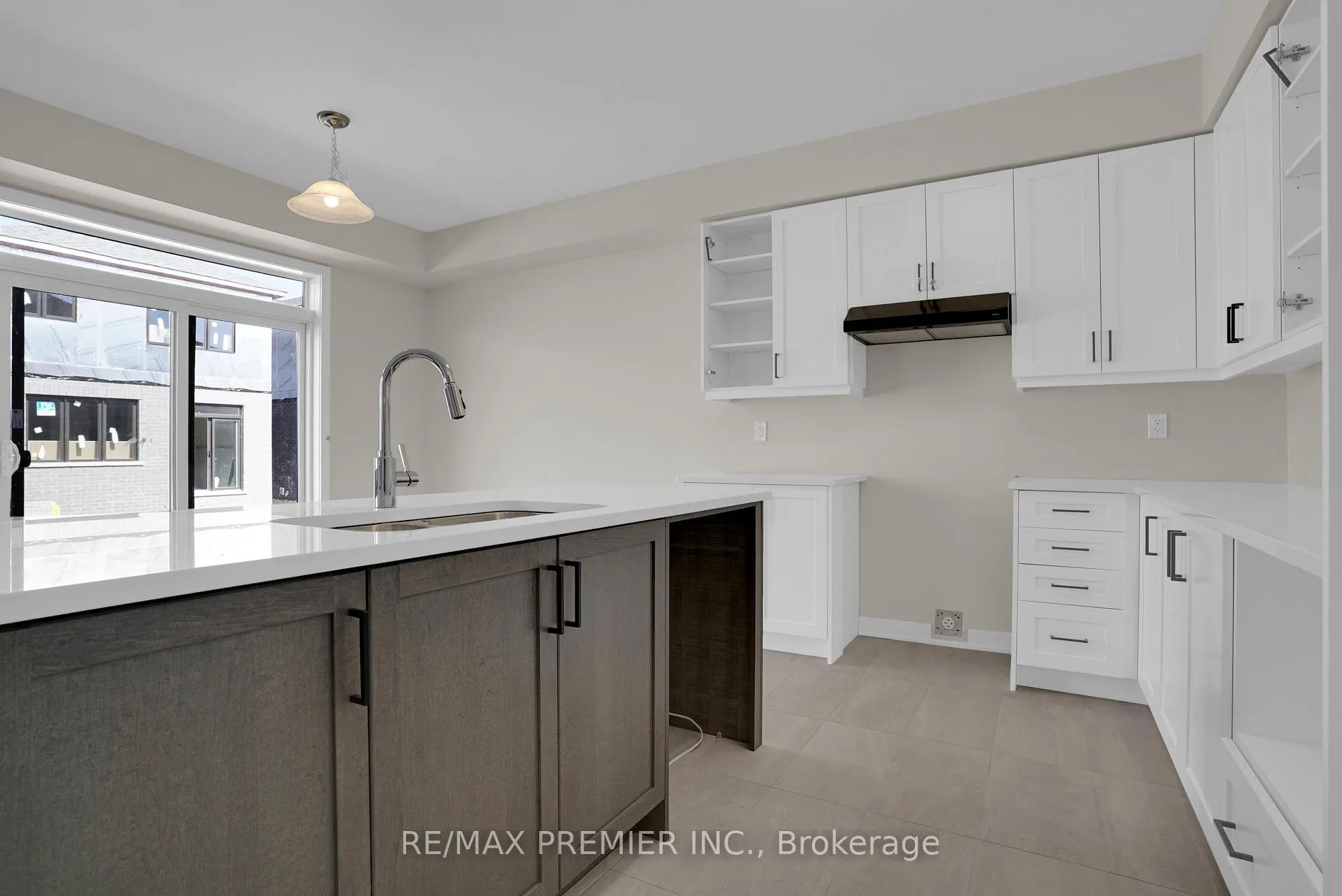 Photo 38 of 28 Downriver Drive, Welland, Dain City — HOMEH