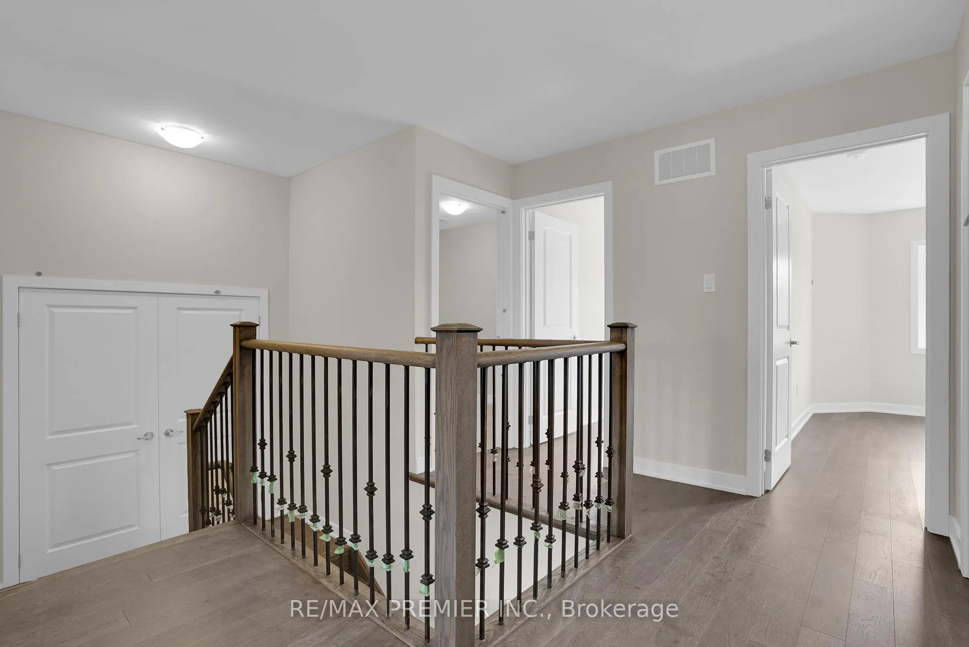 Photo 40 of 28 Downriver Drive, Welland, Dain City — HOMEH