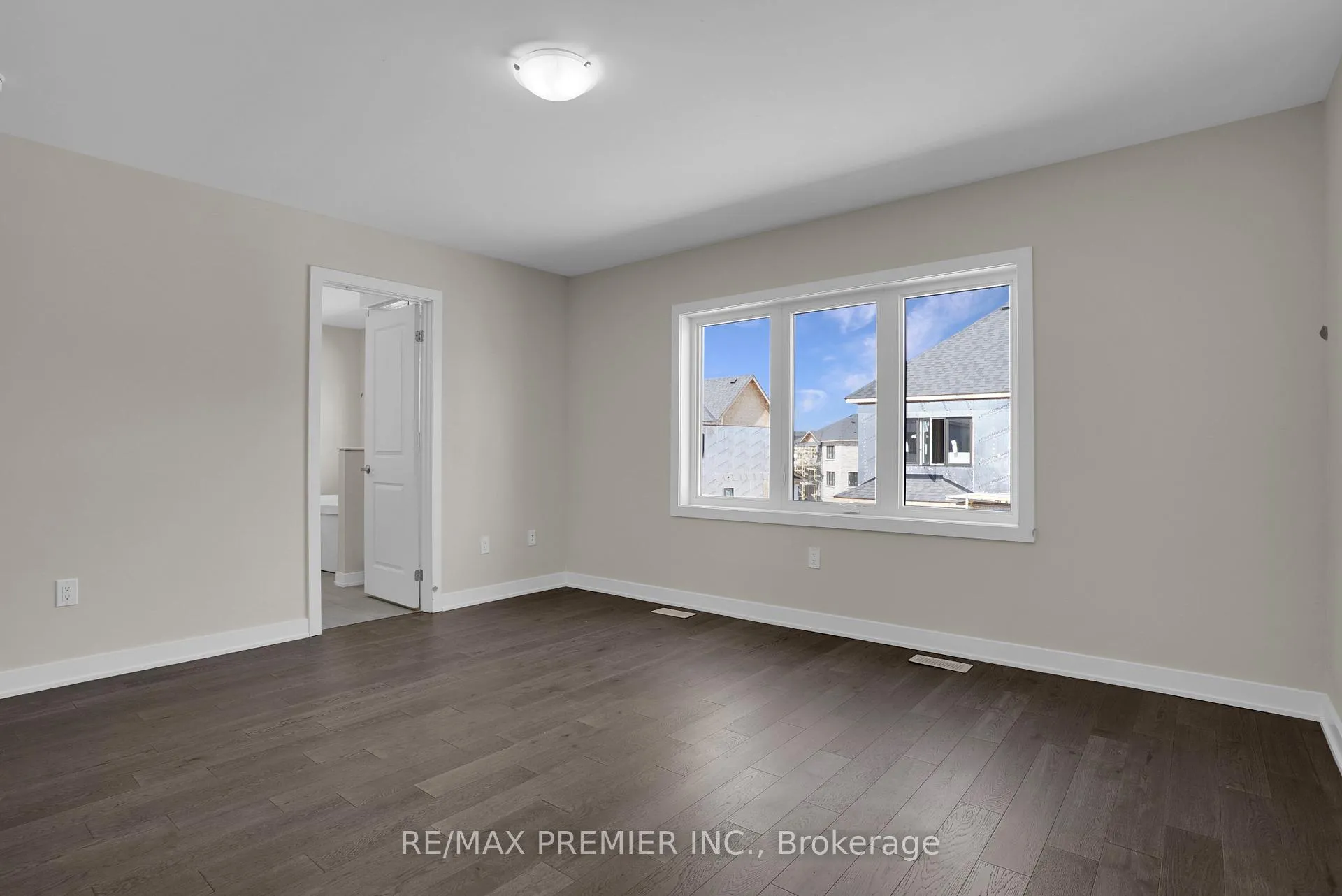 Photo 42 of 28 Downriver Drive, Welland, Dain City — HOMEH