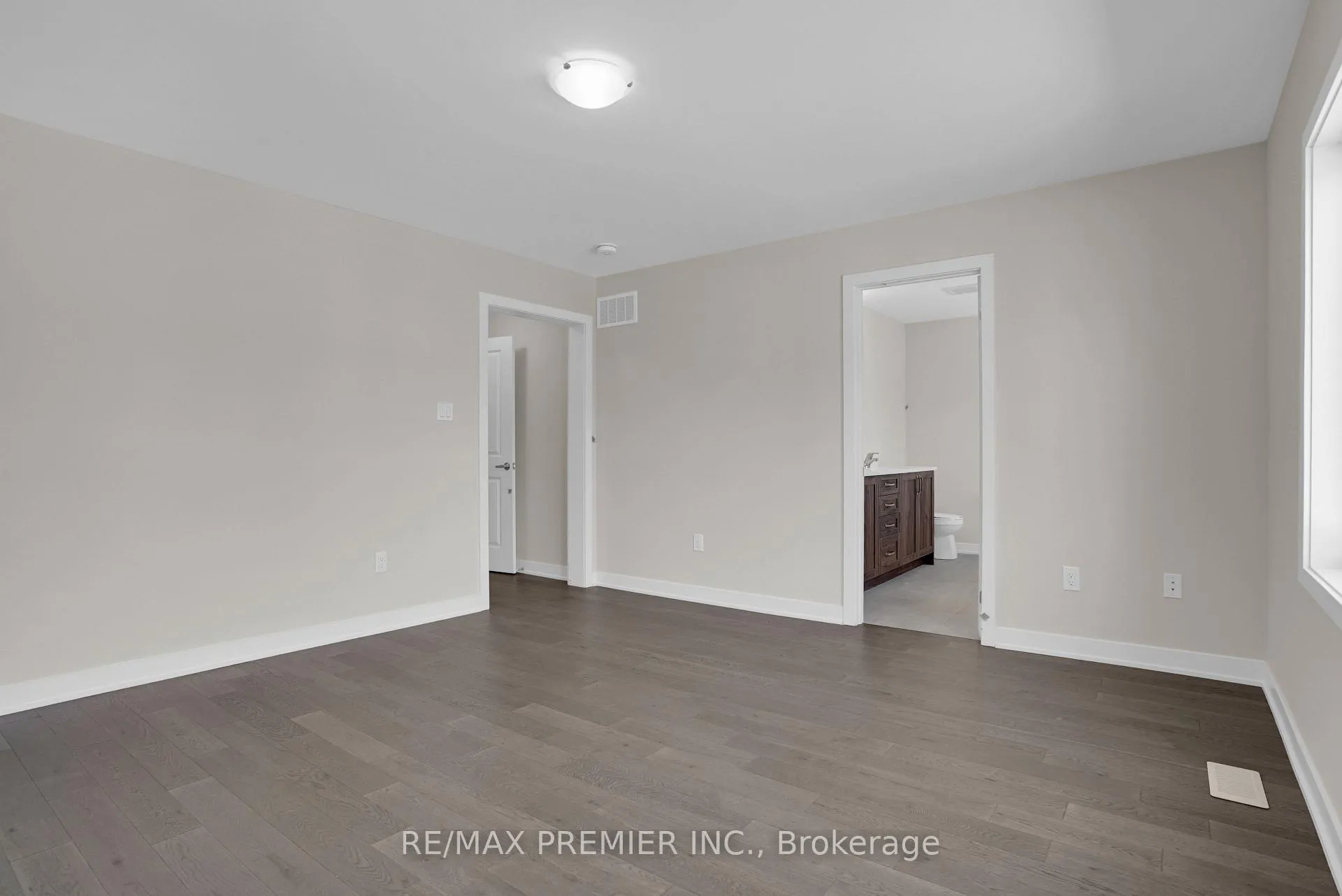 Photo 43 of 28 Downriver Drive, Welland, Dain City — HOMEH