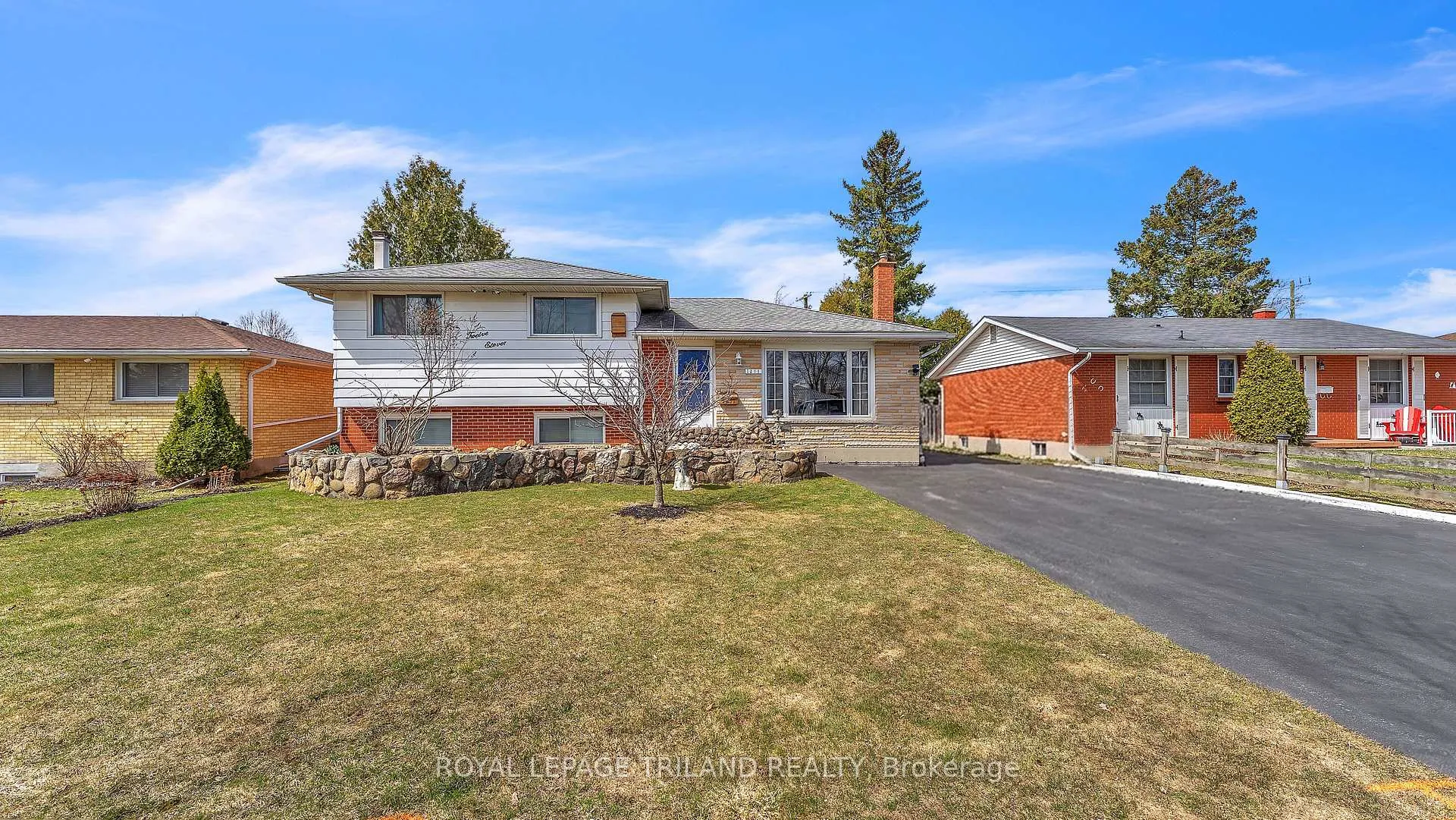 Photo 2 of 1211 Sorrel Road, London, East D — HOMEH