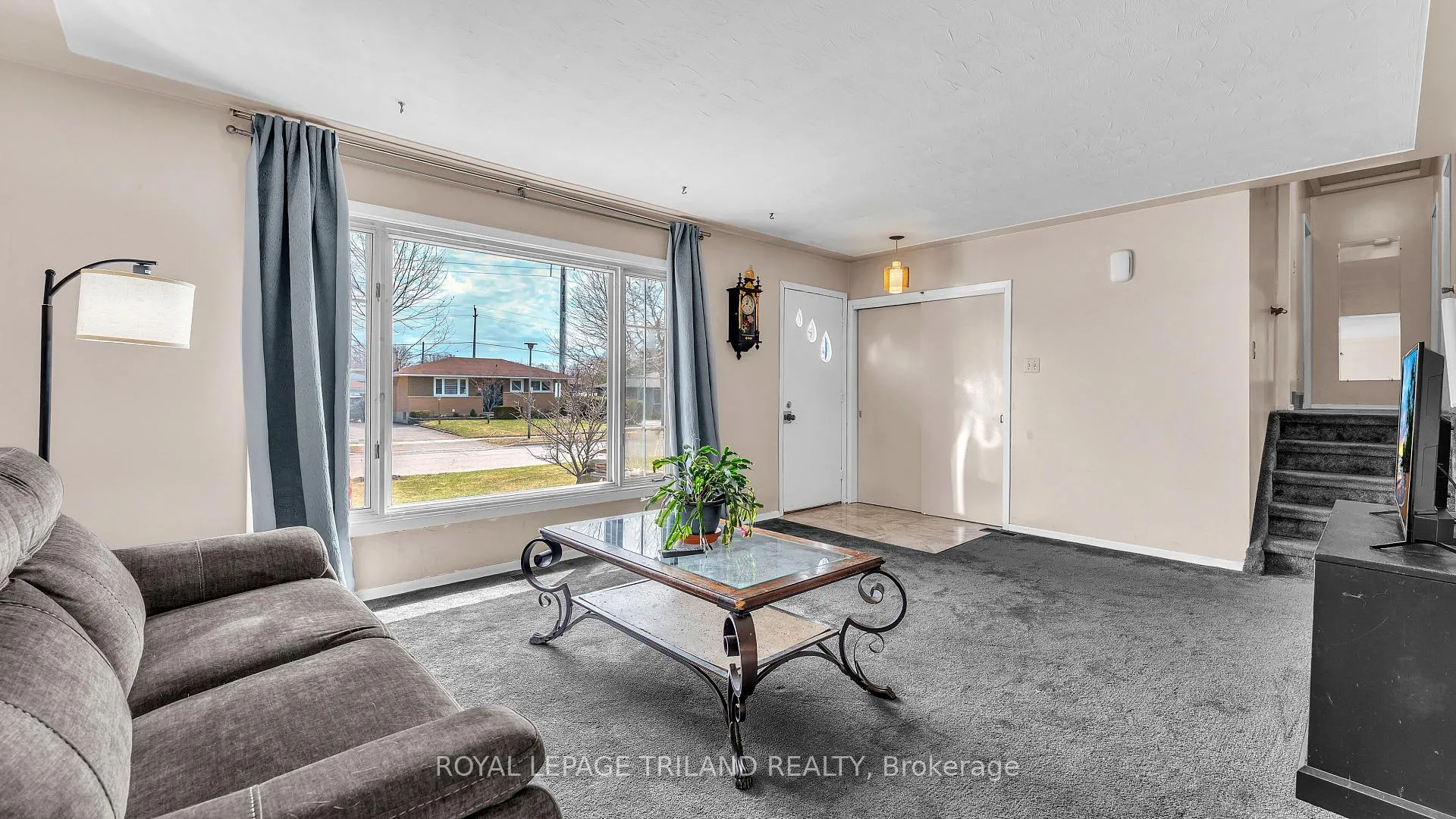 Photo 4 of 1211 Sorrel Road, London, East D — HOMEH