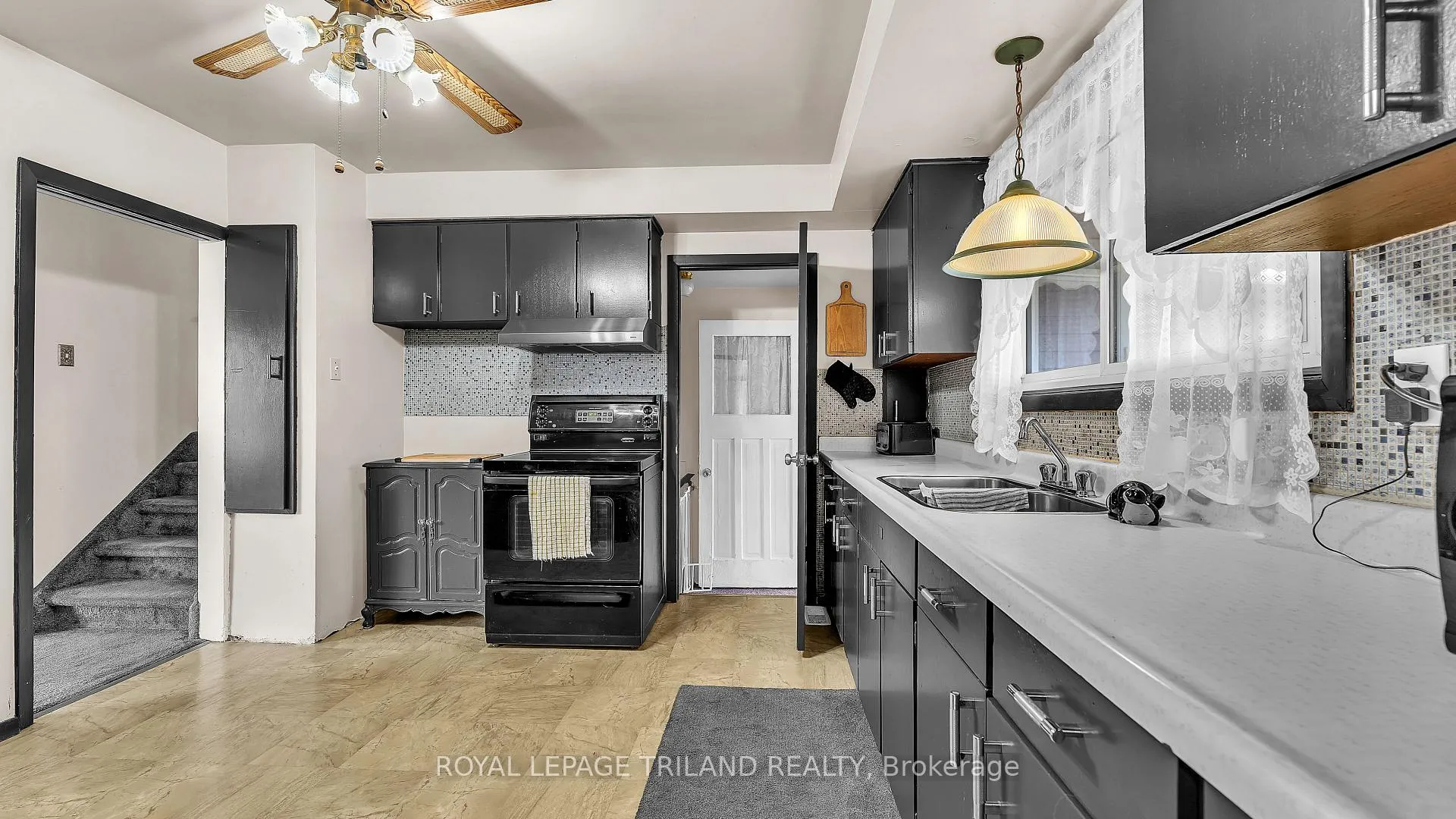 Photo 10 of 1211 Sorrel Road, London, East D — HOMEH