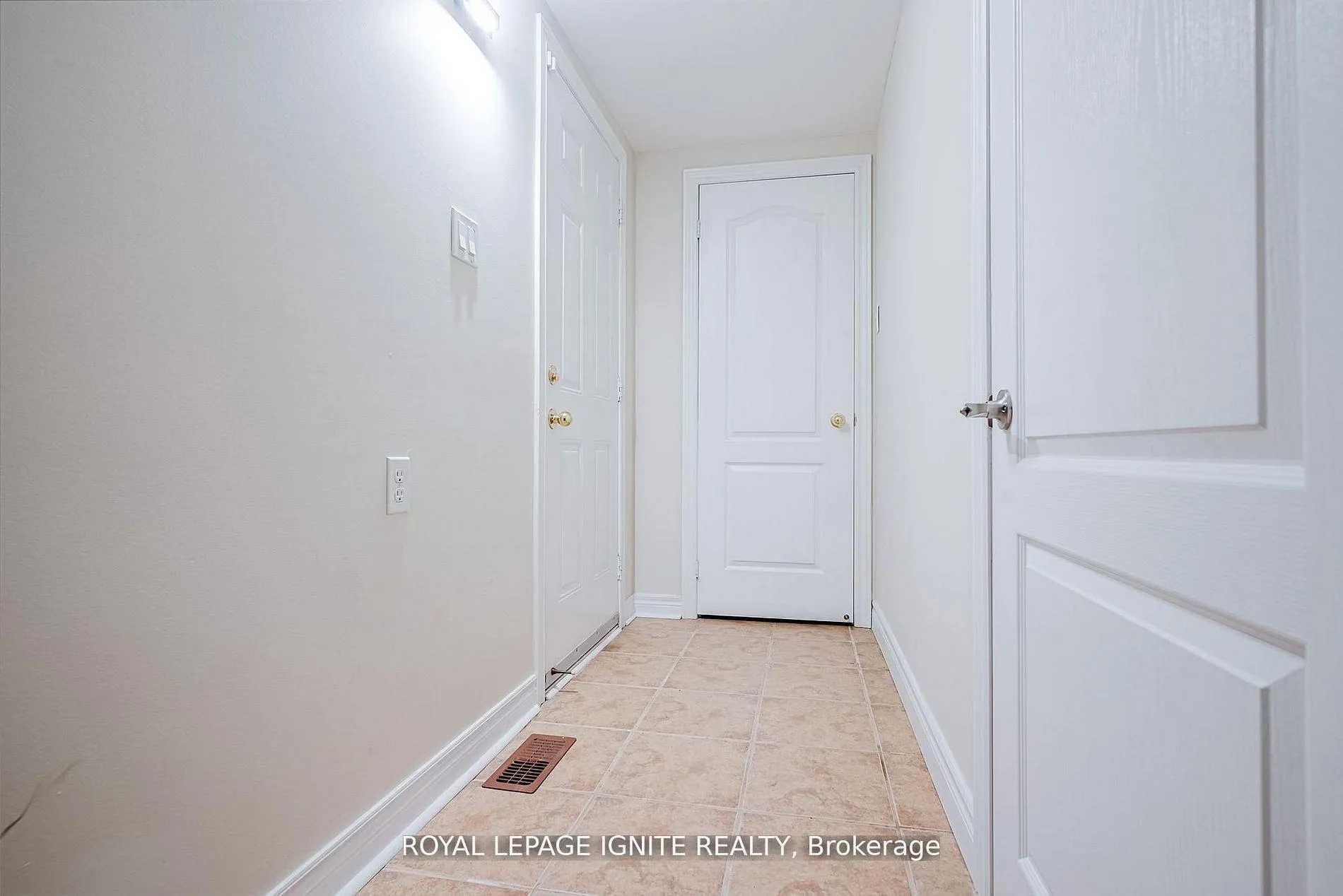 Photo 25 of Unit Bsmt, 14 Anjac Crescent, Markham, Greensborough — HOMEH
