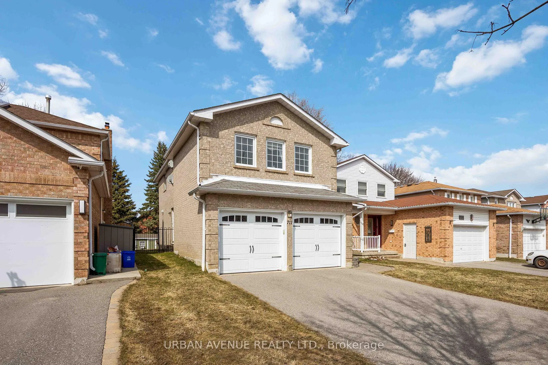 Photo 2 of 711 Cowan Circle, Pickering, Rosebank — HOMEH