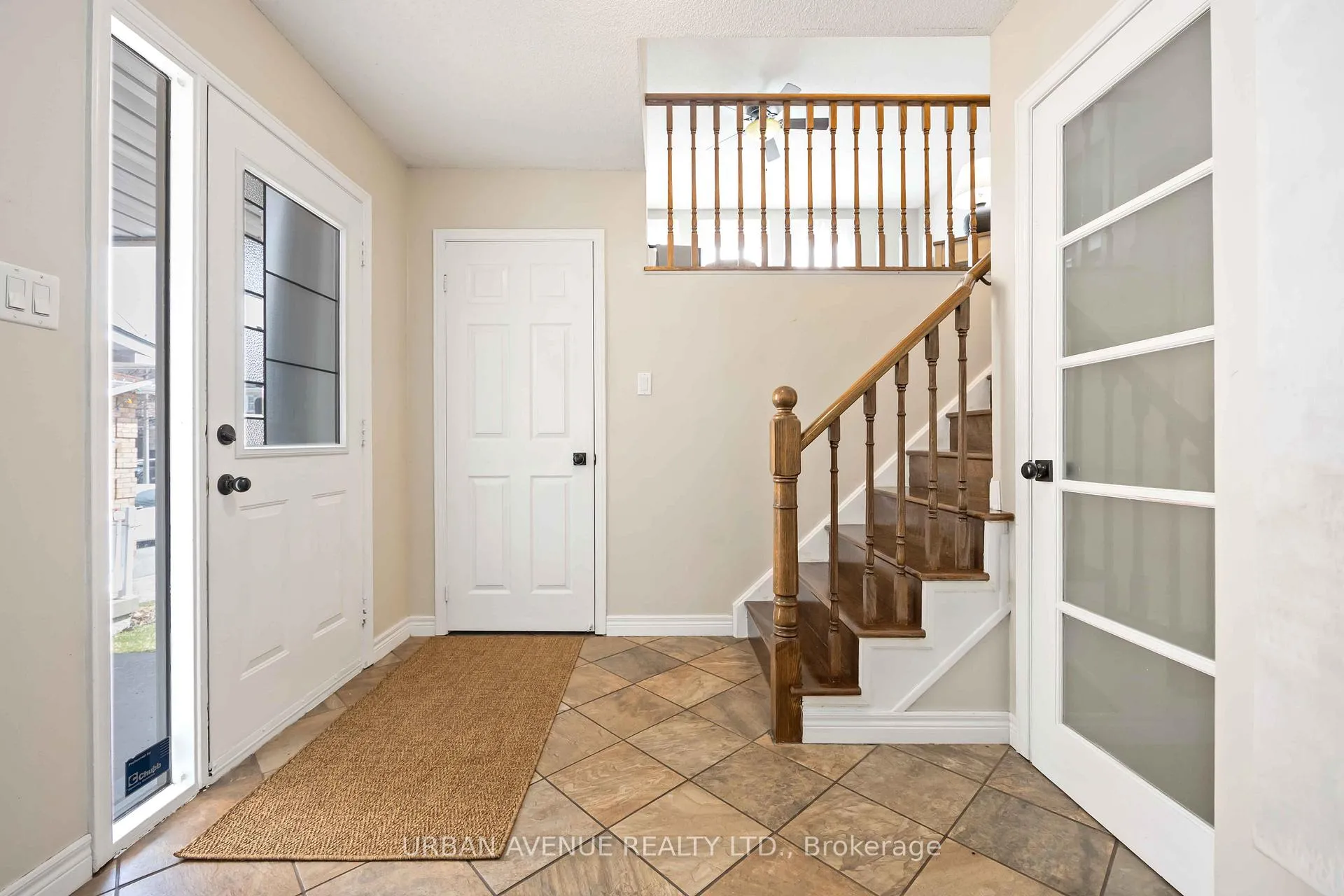 Photo 4 of 711 Cowan Circle, Pickering, Rosebank — HOMEH