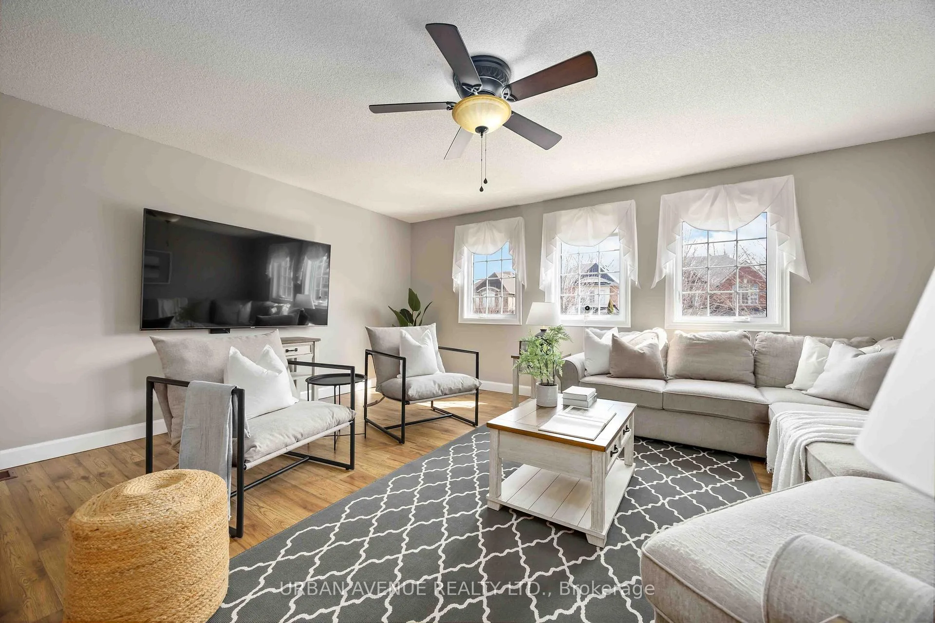 Photo 23 of 711 Cowan Circle, Pickering, Rosebank — HOMEH