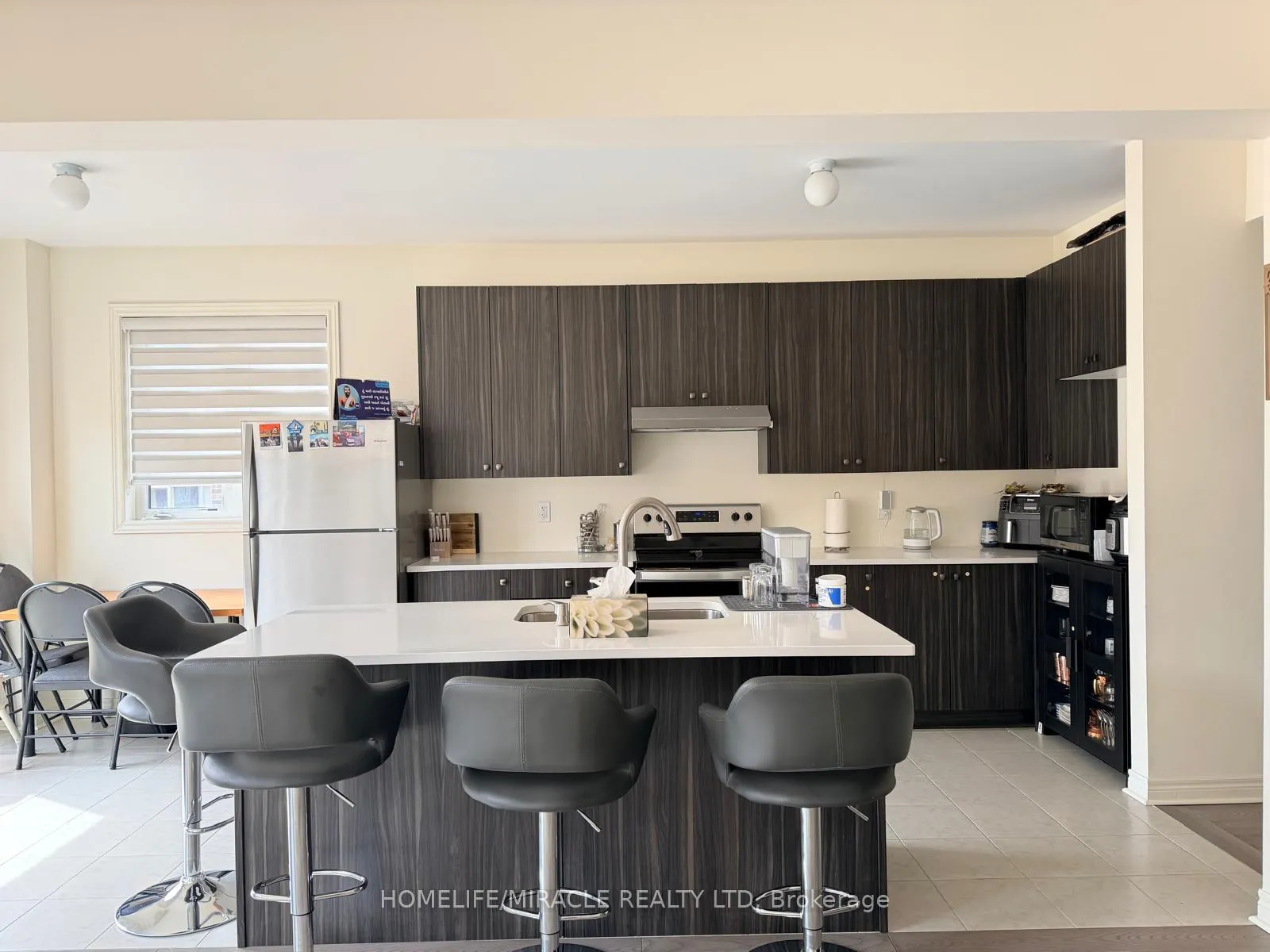 Photo 2 of 1218 Jim Brewster Circle, Oshawa, Windfields — HOMEH