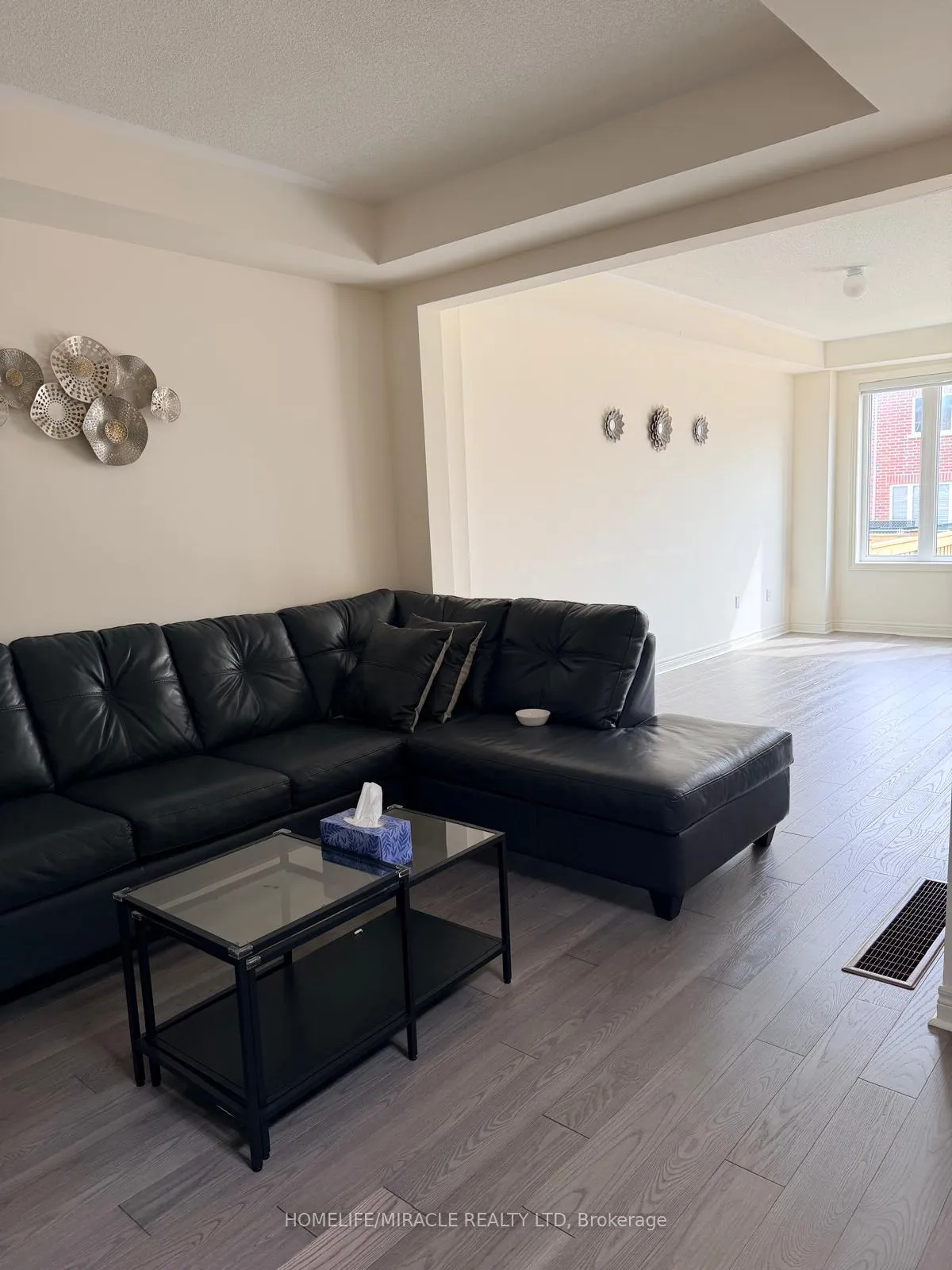 Photo 5 of 1218 Jim Brewster Circle, Oshawa, Windfields — HOMEH