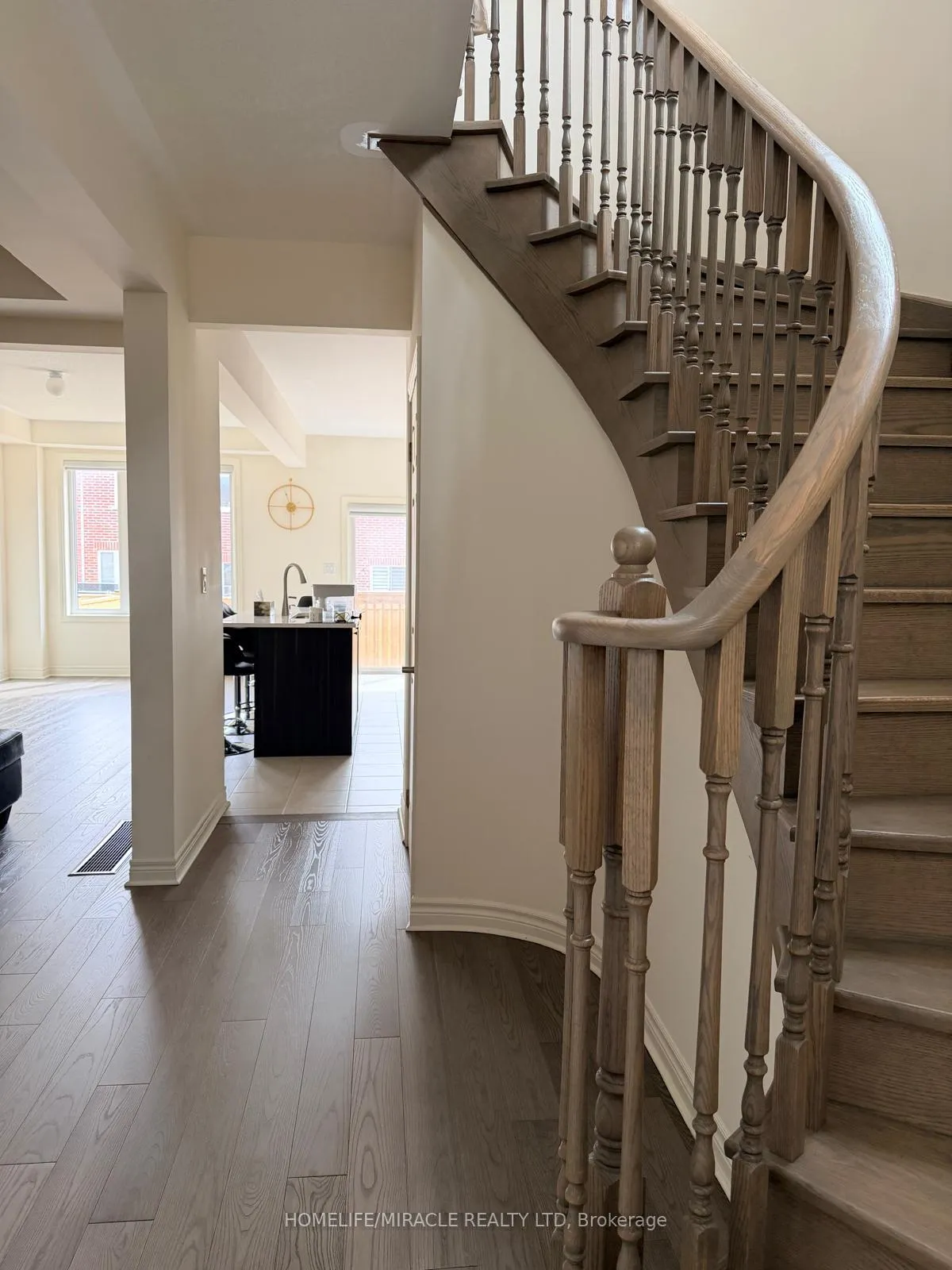 Photo 7 of 1218 Jim Brewster Circle, Oshawa, Windfields — HOMEH