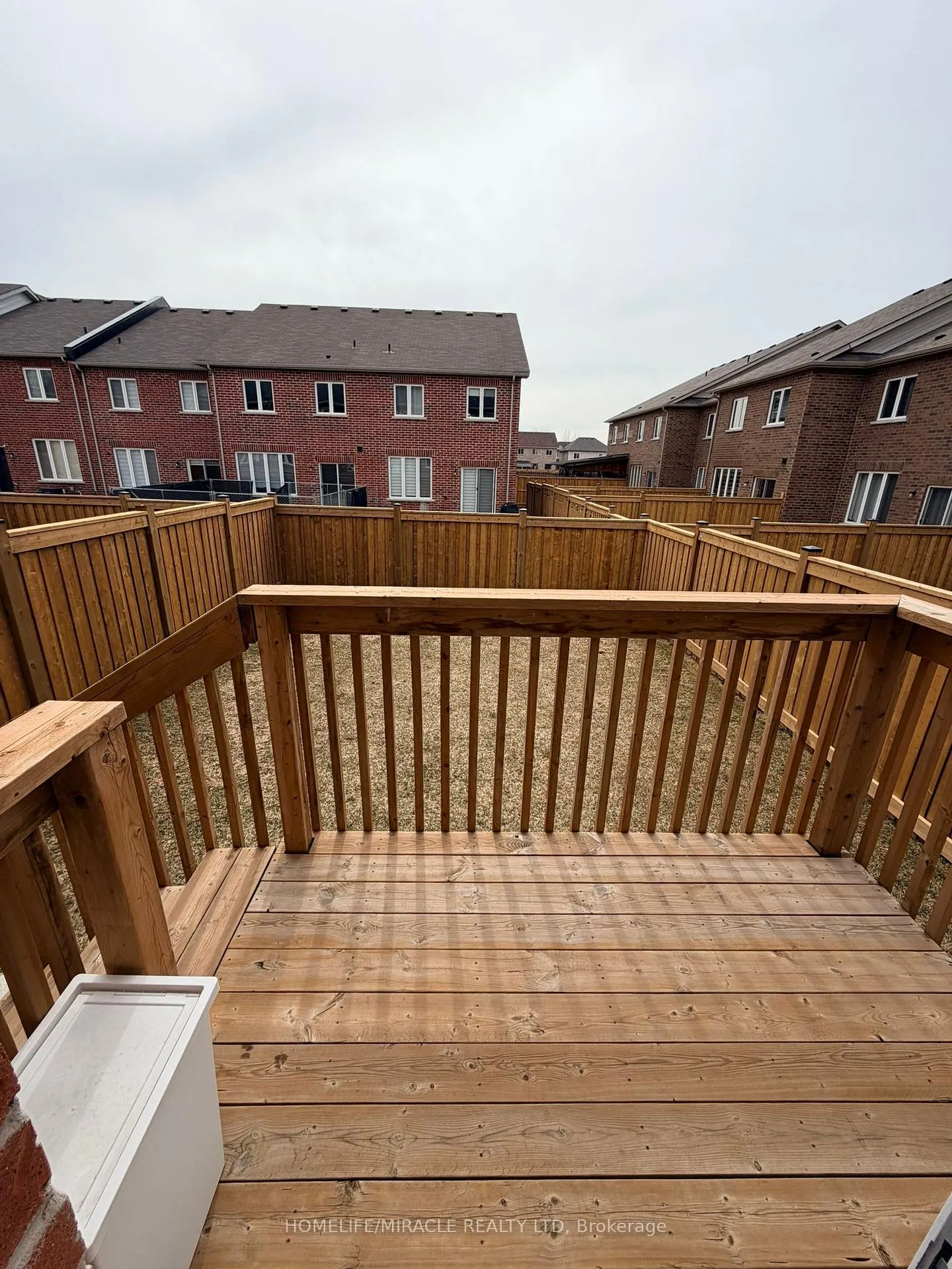 Photo 12 of 1218 Jim Brewster Circle, Oshawa, Windfields — HOMEH