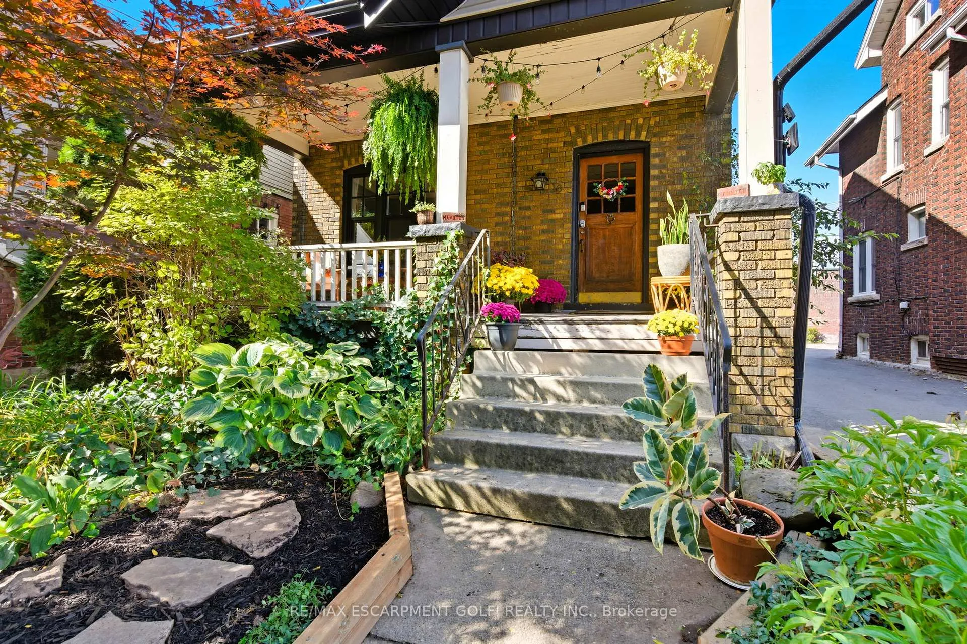 Photo 2 of 16 Burris Street, Hamilton, Gibson — HOMEH