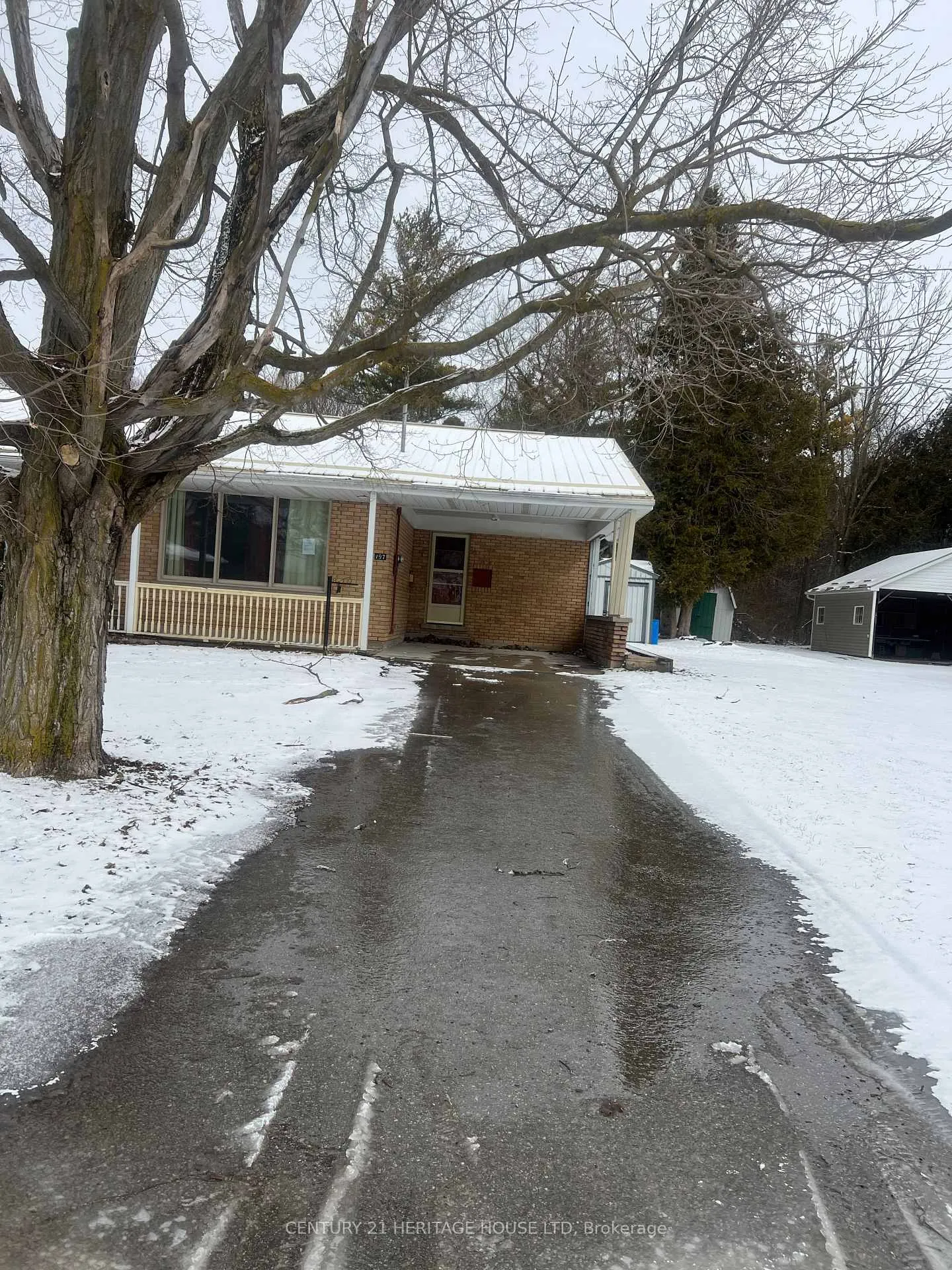 Photo 4 of 197 King Street S, Minto — HOMEH