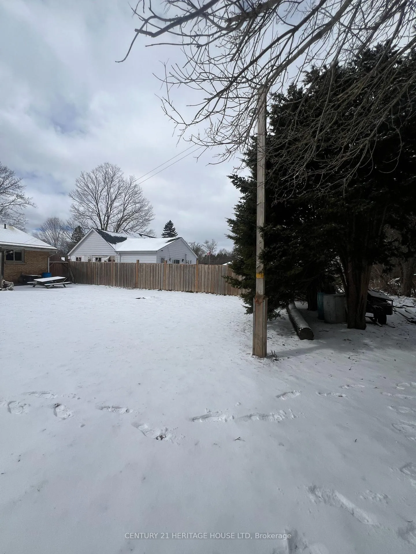 Photo 11 of 197 King Street S, Minto — HOMEH
