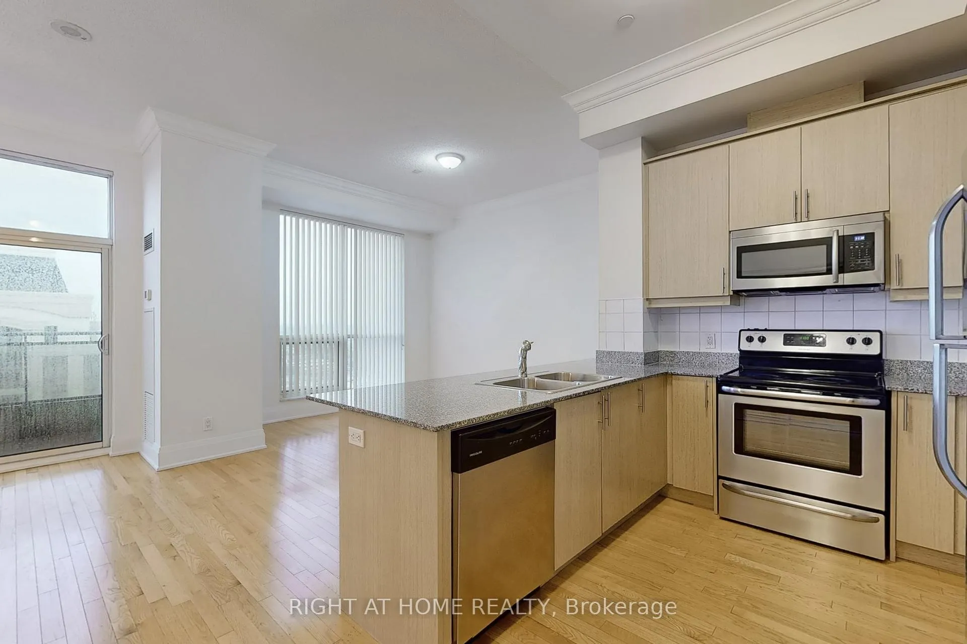 Photo 6 of Unit UPH6, 9500 Markham Road, Markham, Wismer — HOMEH